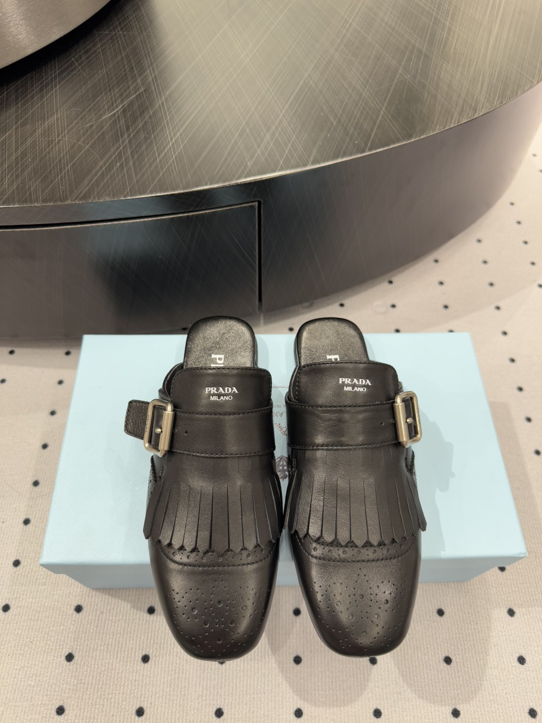 Prada 𝒑𝒓𝒂𝒅𝒂 𝟐𝟓𝑭𝒘 新品发售
