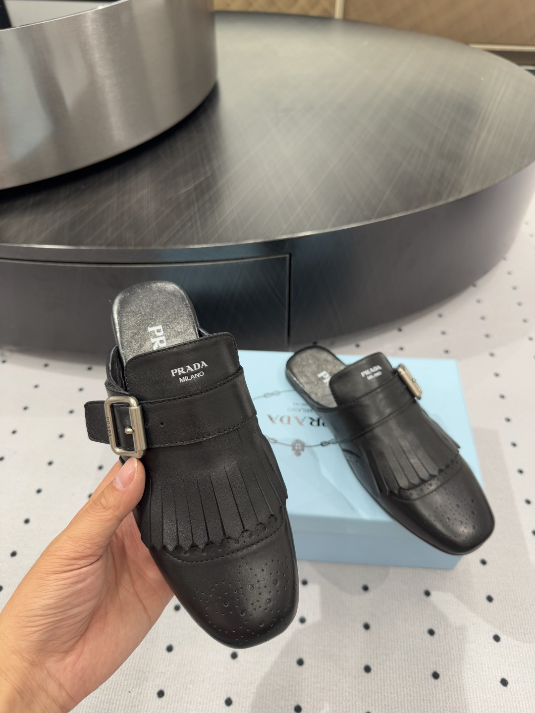Prada 𝒑𝒓𝒂𝒅𝒂 𝟐𝟓𝑭𝒘 新品发售
