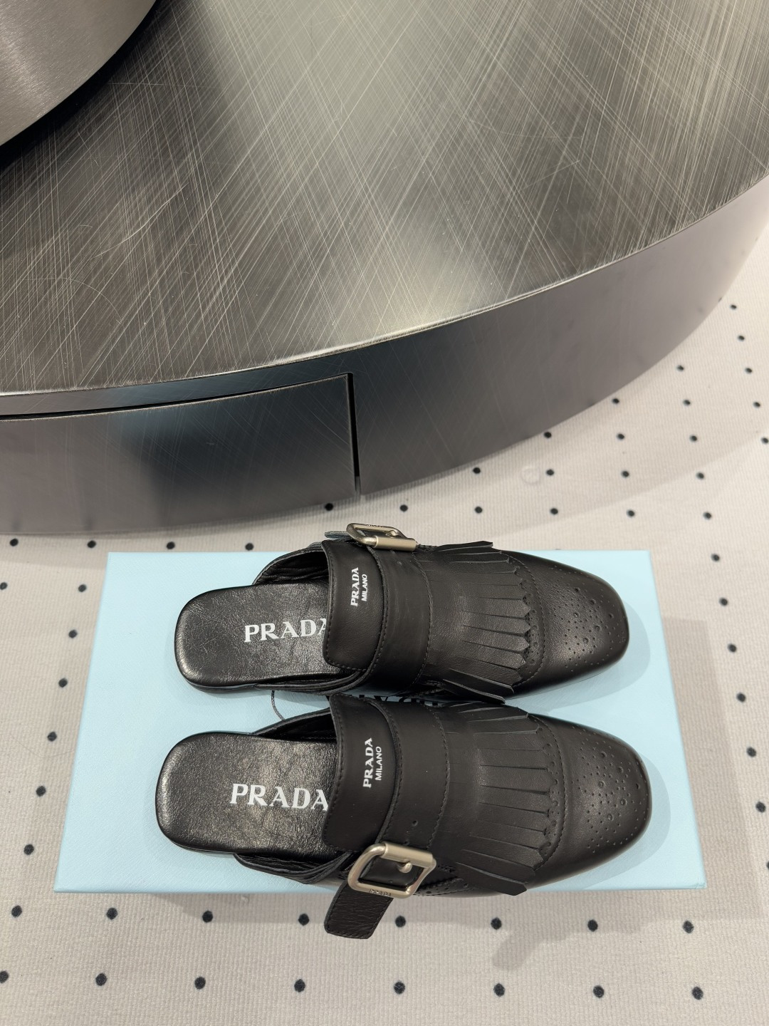 Prada 𝒑𝒓𝒂𝒅𝒂 𝟐𝟓𝑭𝒘 新品发售