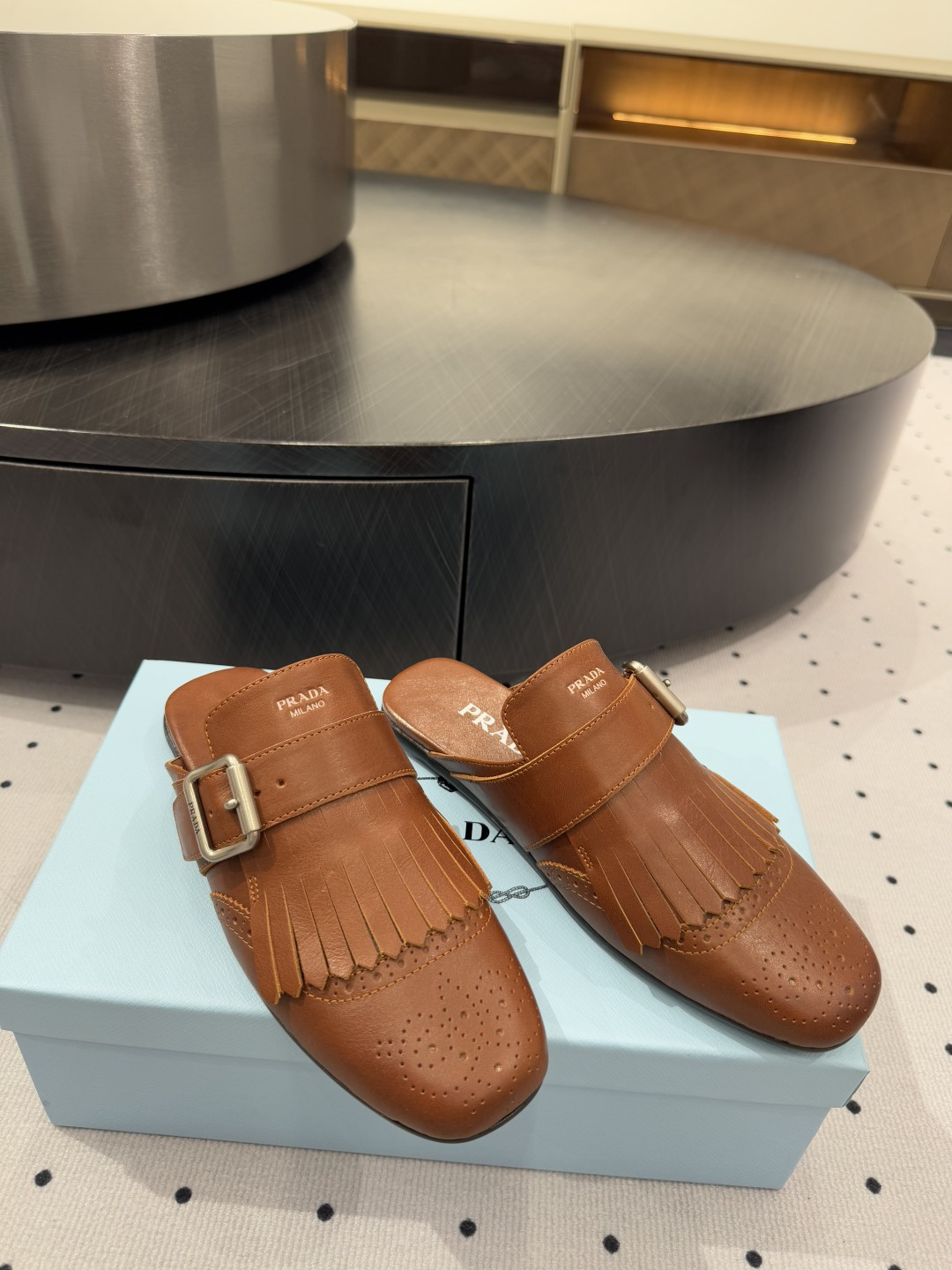 Prada 𝒑𝒓𝒂𝒅𝒂 𝟐𝟓𝑭𝒘 新品发售