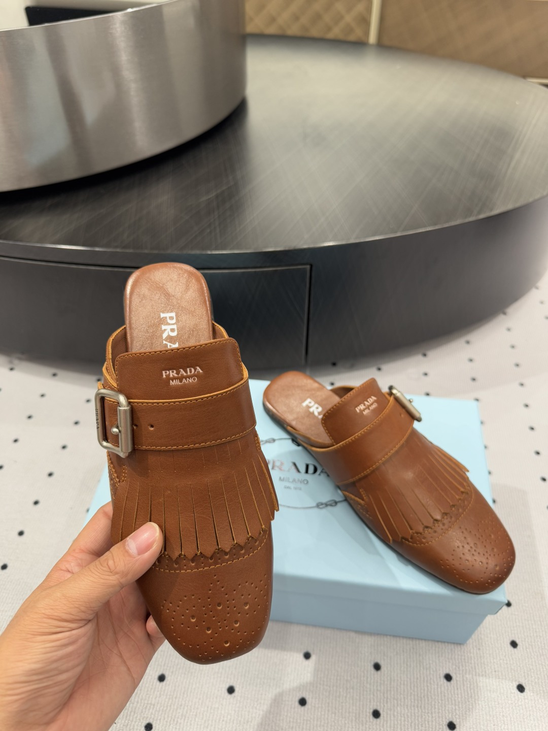 Prada 𝒑𝒓𝒂𝒅𝒂 𝟐𝟓𝑭𝒘 新品发售