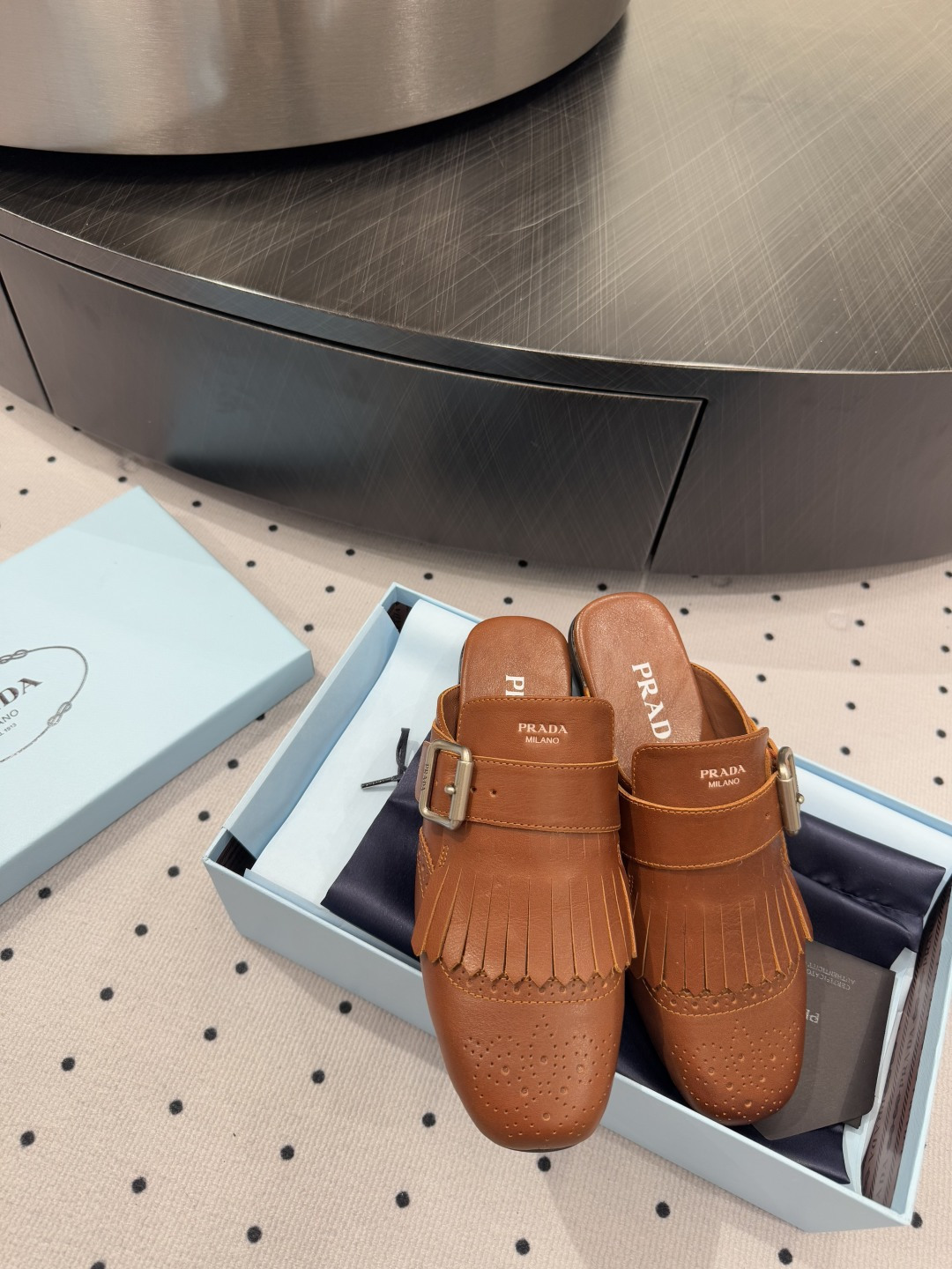 Prada 𝒑𝒓𝒂𝒅𝒂 𝟐𝟓𝑭𝒘 新品发售