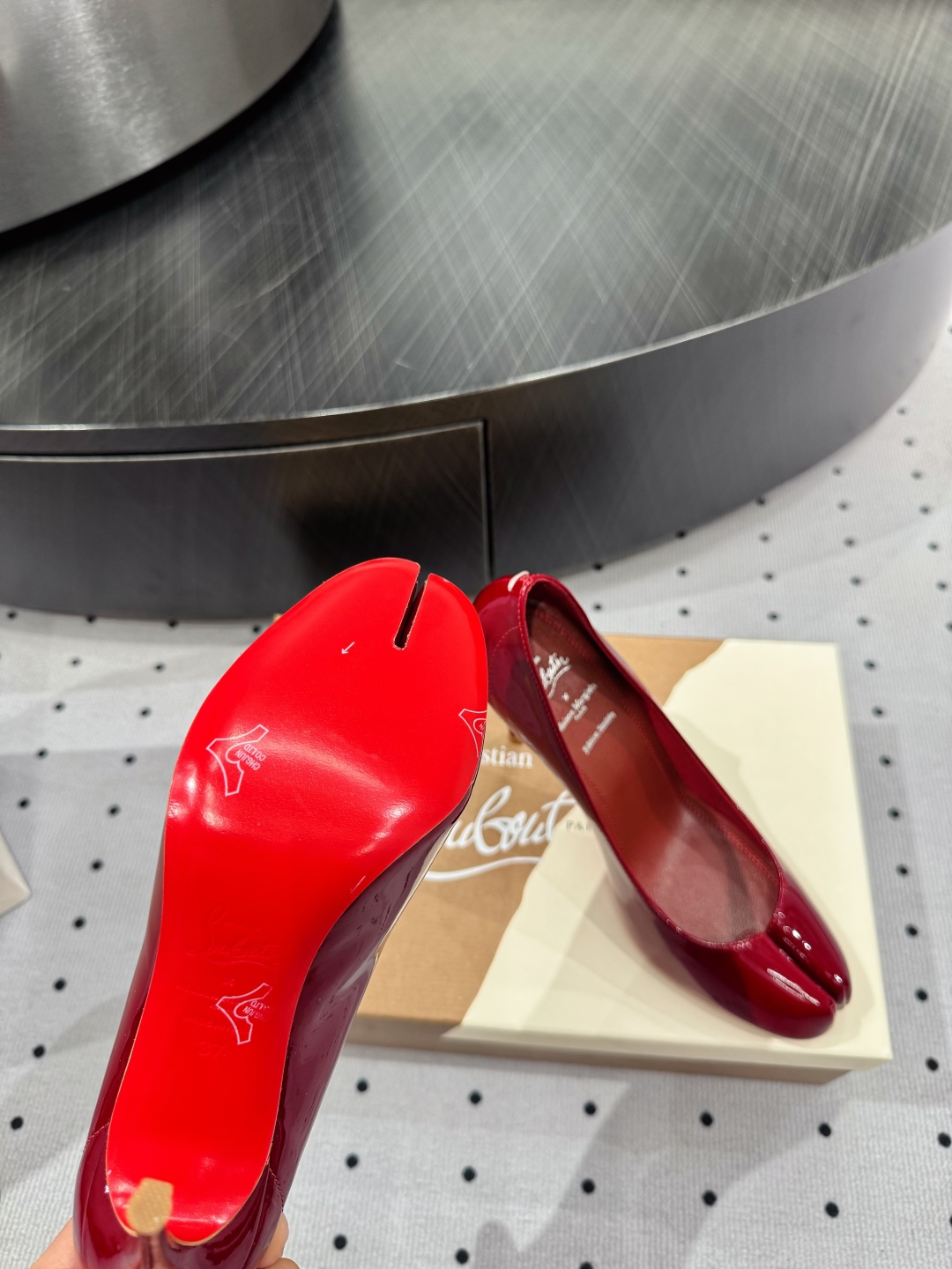Christian Louboutin x Maison Margiela Red Patent Leather Heels 6 cmp i1745686766207 6742 0 4