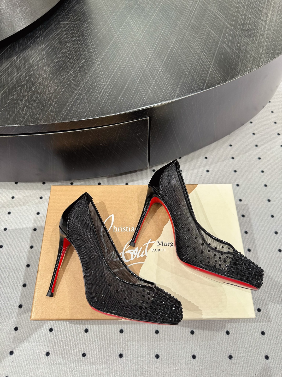 Christian Louboutin 25FW Mesh Pointed High Heels in Black Patent Leather 1 Christian Louboutin 25FW Mesh Pointed High Heels in Black Patent Leather
