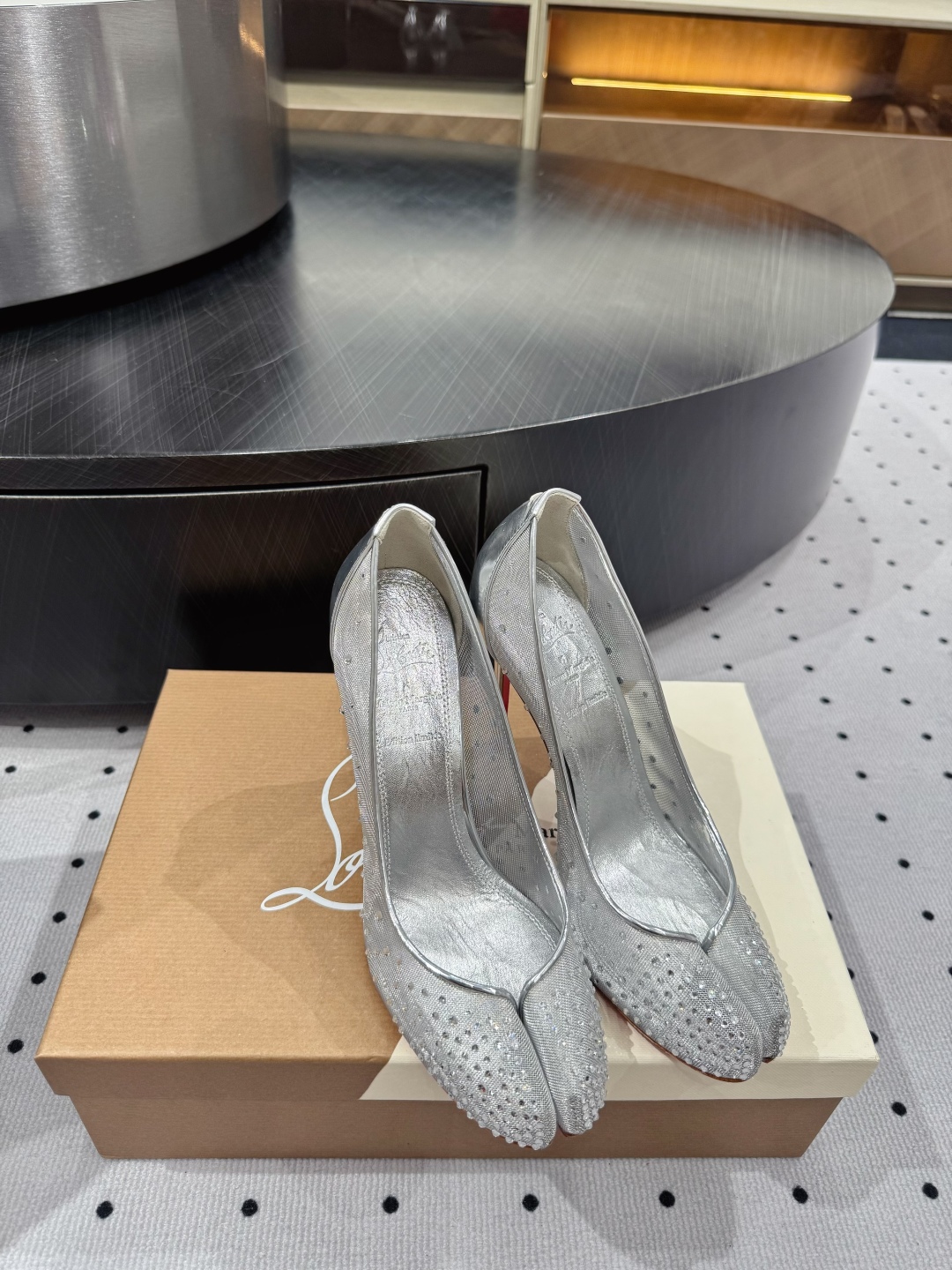 Christian Louboutin Silver Mesh High Heels - Elegant Style, Red Sole 4 cmp i1745687382522 5879 0 1