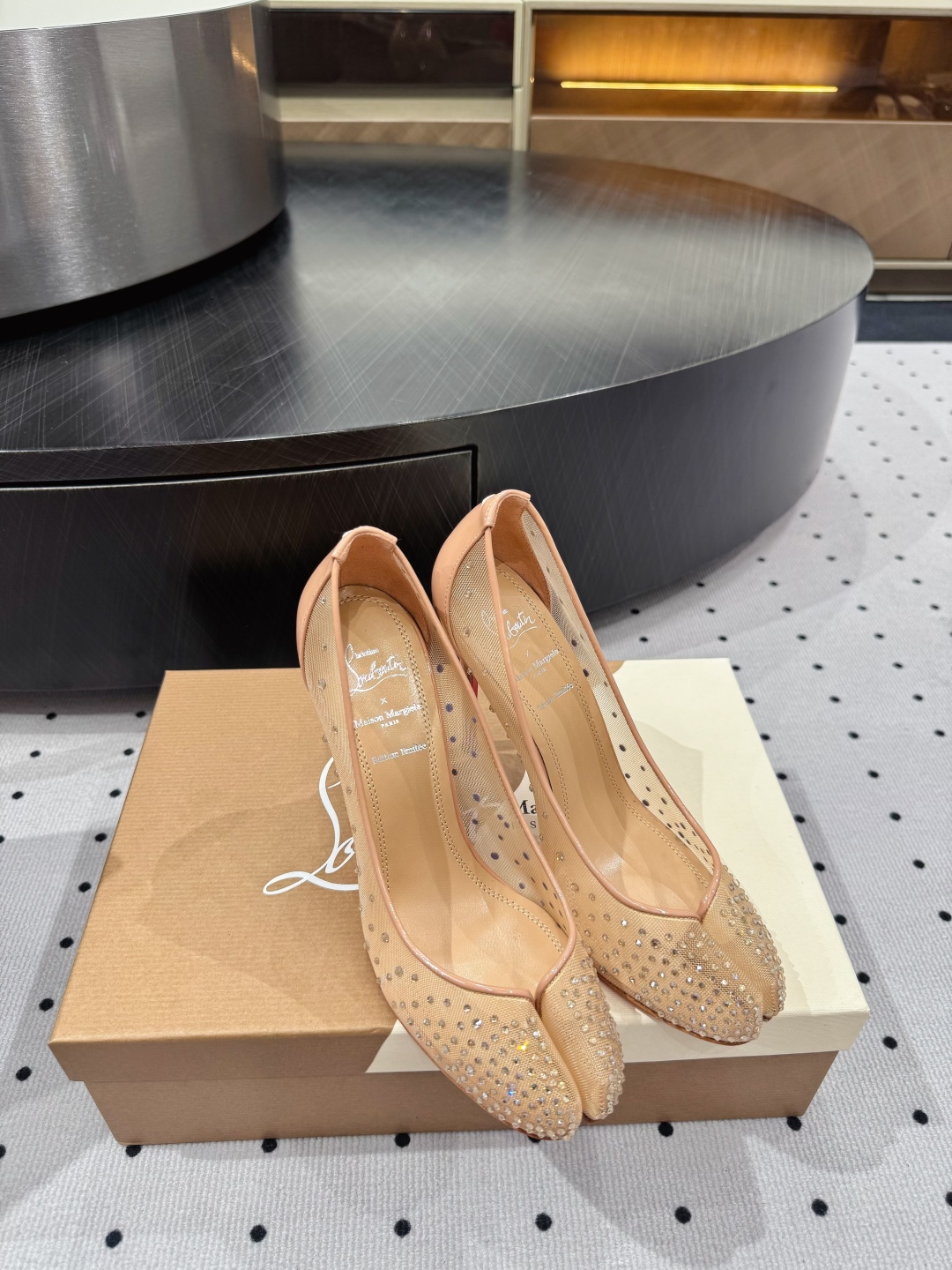Christian Louboutin x Margiela 25FW Leather Pointed High Heel Pumps 4 cmp i1745687444026 2269 0 1