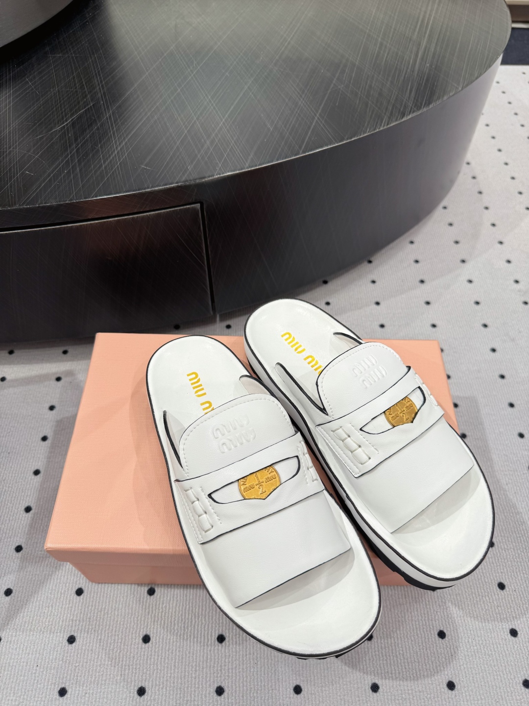 Miu Miu Women's White Leather Slide Sandals with Logo Detail 4 cmp i1745732707396 7411 0 1