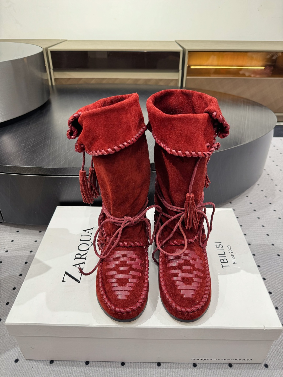 NO:417226,New ★ Imported mercerized beef velvet inner cowhide sole rubber sole Return of the king Create a different feeling Heel height 2 cm Special packaging Simple and elegant style!  Top show bdetails in the market ———————————— ⊿size. ｜35-39 (40 41 42 customized), boots, boots, cowhide19860909上新 ★ 进口 丝光牛反绒 内里 牛皮 鞋底 橡胶底 王者归来 创造不一样的感觉 跟高 2 cm 专柜包装 简约气质款式！ 市场顶级 show bdetails ————————————  ⊿size. ｜35-39（40 41 42 定制）,靴子,boots,cowhide,Women's Shoes