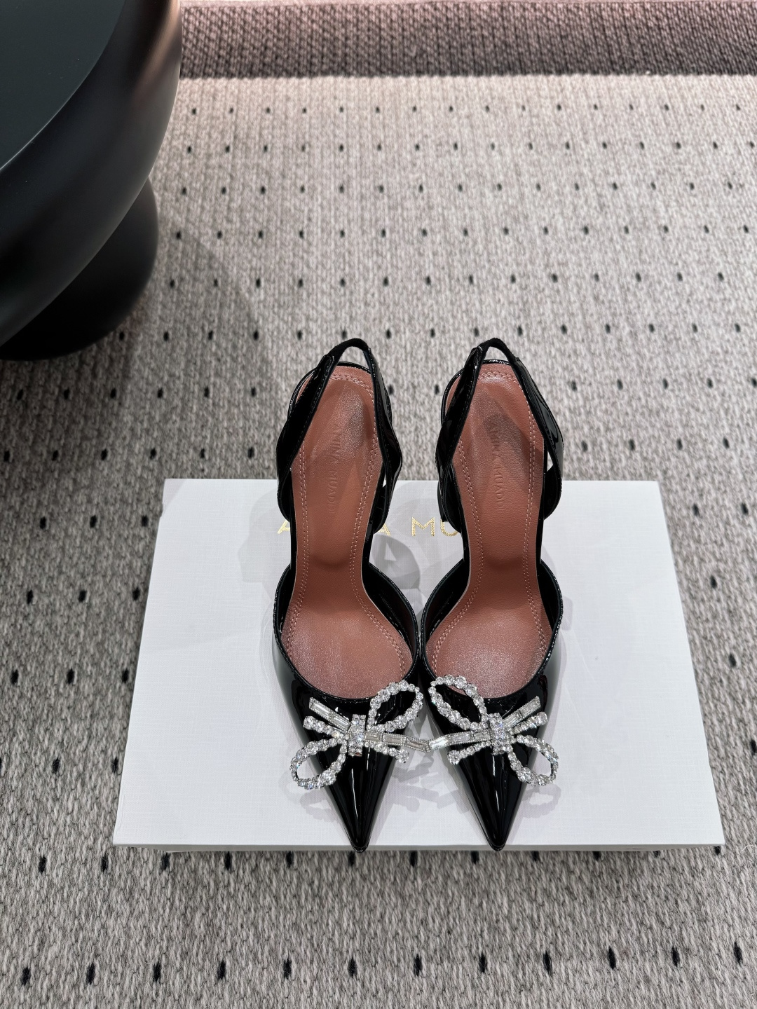 NO:422274,& New Products ★Imported Patent leather Inner Sheepskin Sole Cowhide Outsole (original injection molding) Elegant style Create a different feeling Heel height 9.5 cm Special packaging Simple and elegant style!  show bdetails —————————————— ⊿size. ｜35-39 (40 41 42 customized), high heels, cowhide, sheepskin19860909＆ 新品 ★进口 漆皮 内里 羊皮 鞋底 牛皮大底（原版注塑） 优雅风格 创造不一样的感觉 跟高9.5 cm 专柜包装 简约气质款式！ show bdetails ————————————  ⊿size. ｜35-39（40 41 42 定制）,高跟鞋,high heels,cowhide,sheepskin,Women's Shoes