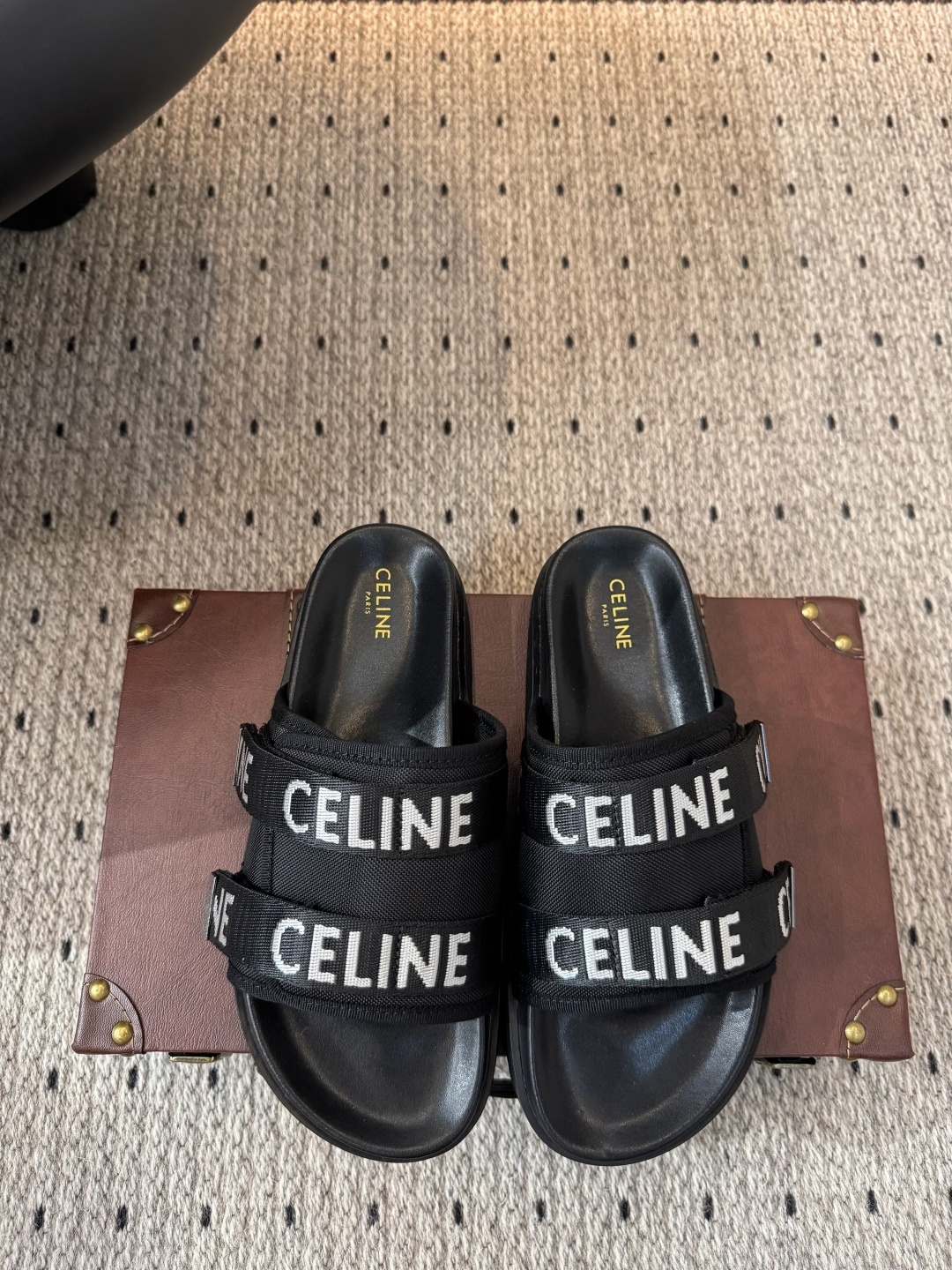 NO:439531,New ★Fabric, Canvas, Inner, Sheepskin, Sole, Foam Sole, Elegant Style, Create a Different Feel, Heel Height 3 cm, Counter Packaging, Simple and Temperature Style!  show bdetails —————————————— ⊿size. ｜35-39 (40 41 42 customization), slippers, slippers, sheepskin19860909上新 ★面料 帆布 内里 羊皮 鞋底 发泡底 优雅风格 创造不一样的感觉 跟高3 cm 专柜包装 简约气质款式！ show bdetails ————————————  ⊿size. ｜35-39（40 41 42定制）,拖鞋,slippers,sheepskin,Women's Shoes