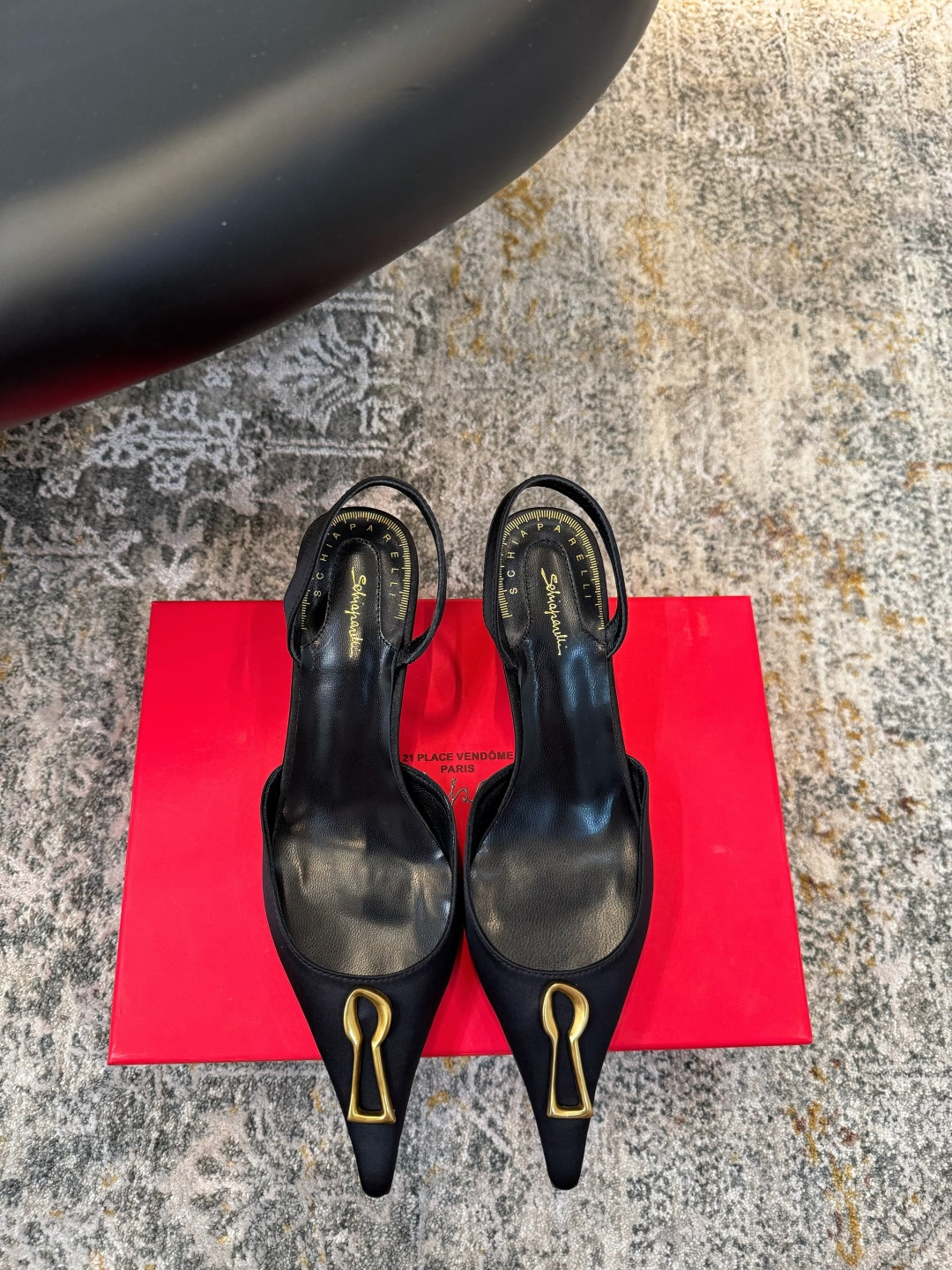 NO:439363,Original development ★Fabric, silk, inner, sheepskin, sole, Italian cowhide sole, elegant style, create a different feeling, heel height 5.5 cm, counter packaging, simple and elegant style!  Top show bdetails in the market ———————————— ⊿size. ｜35-39 (40 41 42 custom-made non-return and exchange), high heels sandals, sandals, high heels, cowhide, sheepskin, real silk19860909原版开发 ★面料 真丝 内里 羊皮 鞋底 意大利牛皮底 优雅风格 创造不一样的感觉 跟高 5.5 cm 专柜包装 简约气质款式！ 市场顶级 show bdetails ————————————  ⊿size. ｜35-39（ 40 41 42定制不退换）,高跟鞋凉鞋,sandals,high heels,cowhide,sheepskin,real silk,Women's Shoes