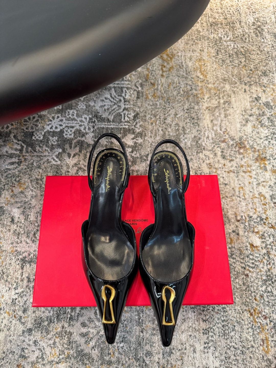 NO:439368,Original development ★Fabric Patent leather Inner Sheepskin Sole Italian cowhide Sole Elegant style Create a different feeling Heel height 5.5 cm Special packaging Simple and elegant style!  Top show bdetails in the market ———————————— ⊿size. ｜35-39 (40 41 42 custom-made non-return and exchange), high heels sandals, sandals, high heels, cowhide, sheepskin19860909原版开发 ★面料 漆皮 内里 羊皮 鞋底 意大利牛皮底 优雅风格 创造不一样的感觉 跟高 5.5 cm 专柜包装 简约气质款式！ 市场顶级 show bdetails ————————————  ⊿size. ｜35-39（ 40 41 42定制不退换）,高跟鞋凉鞋,sandals,high heels,cowhide,sheepskin,Women's Shoes