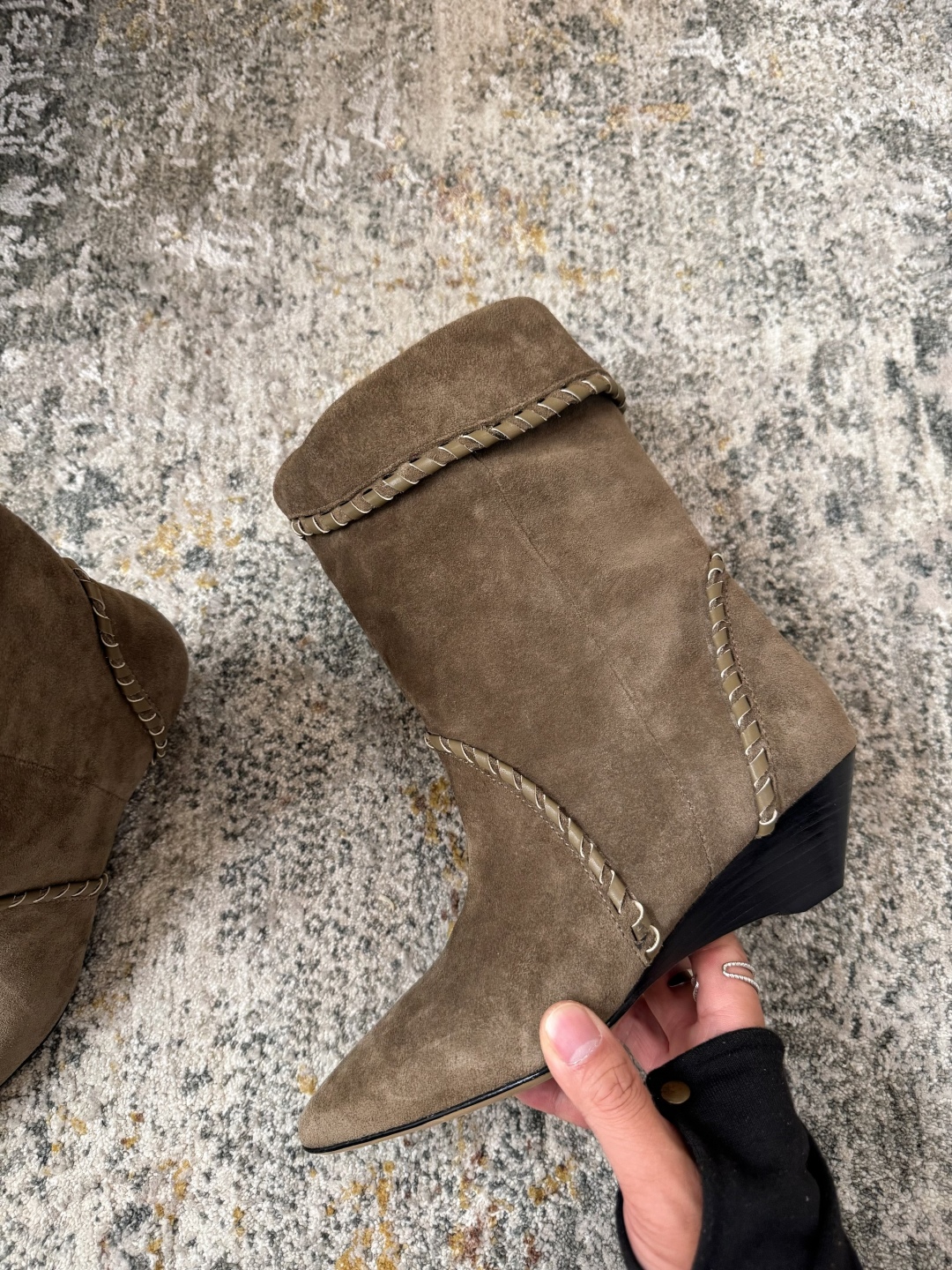 Isabel Marant Suède Enkellaarsjes met Sleehak - Stijlvol & Comfortabel