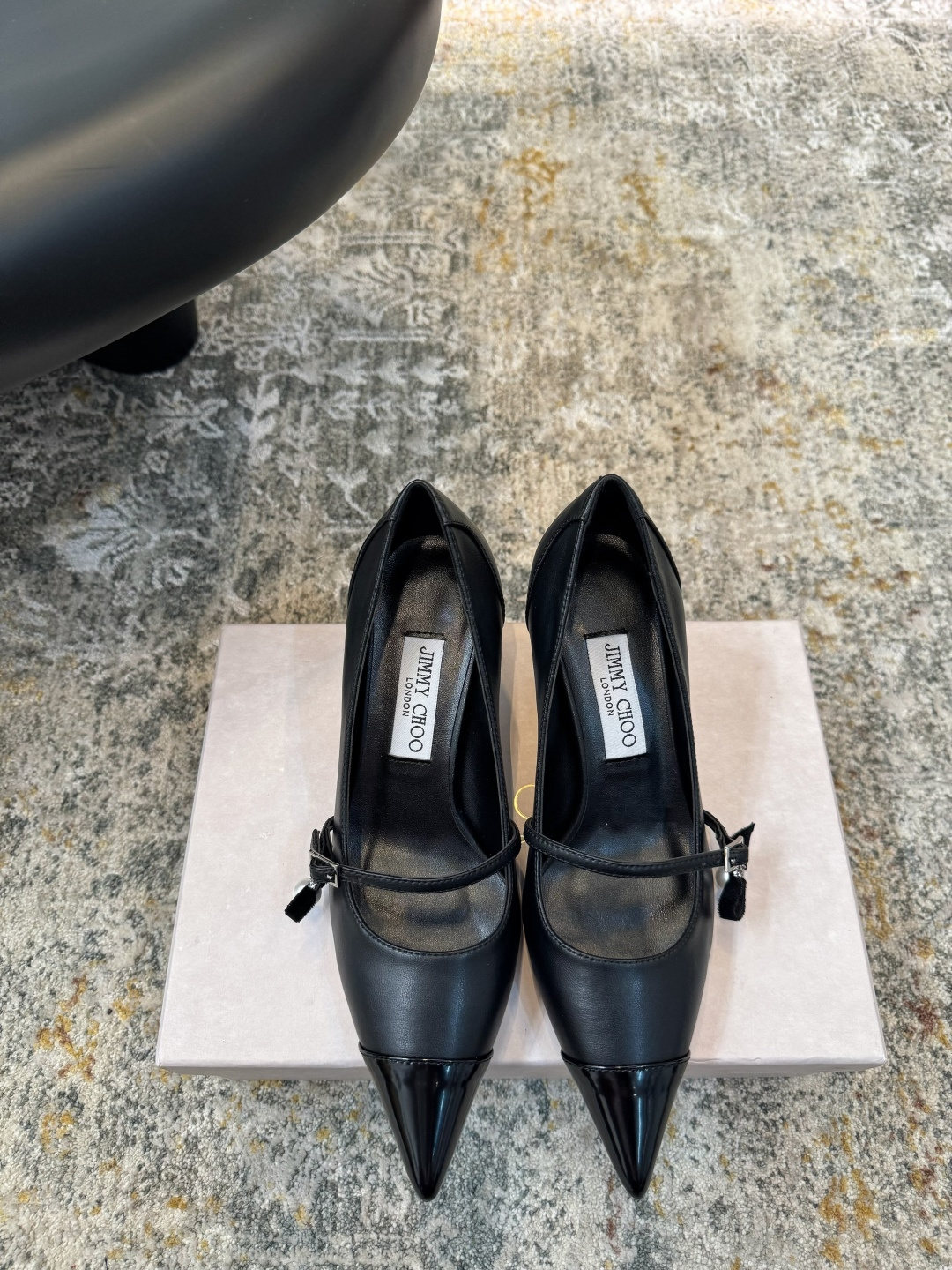 NO:747142,New product release ★Material Sheepskin Lining Sheepskin Sole Cowhide outsole Elegant style Creates a different feeling Heel height 7 cm Counter packaging Simple temperament style!  show bdetails ———————————— ⊿size. ｜35-39 (40 customized), high heels, high heels, cowhide, sheepskin19860909新品发布 ★面料 羊皮 内里 羊皮 鞋底 牛皮大底 优雅风格 创造不一样的感觉 跟高 7 cm 专柜包装 简约气质款式！ show bdetails ————————————  ⊿size. ｜35-39（40 定制）,高跟鞋单鞋,high heels,cowhide,sheepskin,Women's Shoes