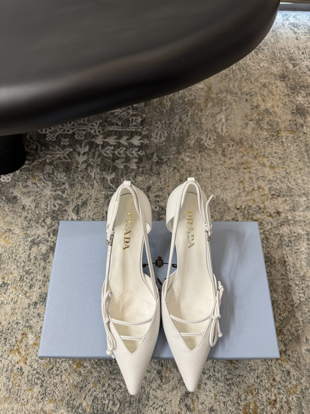 Prada 𝑷𝒓𝒂𝒅𝒂 𝟐𝟔𝒇𝒘 早春新品
