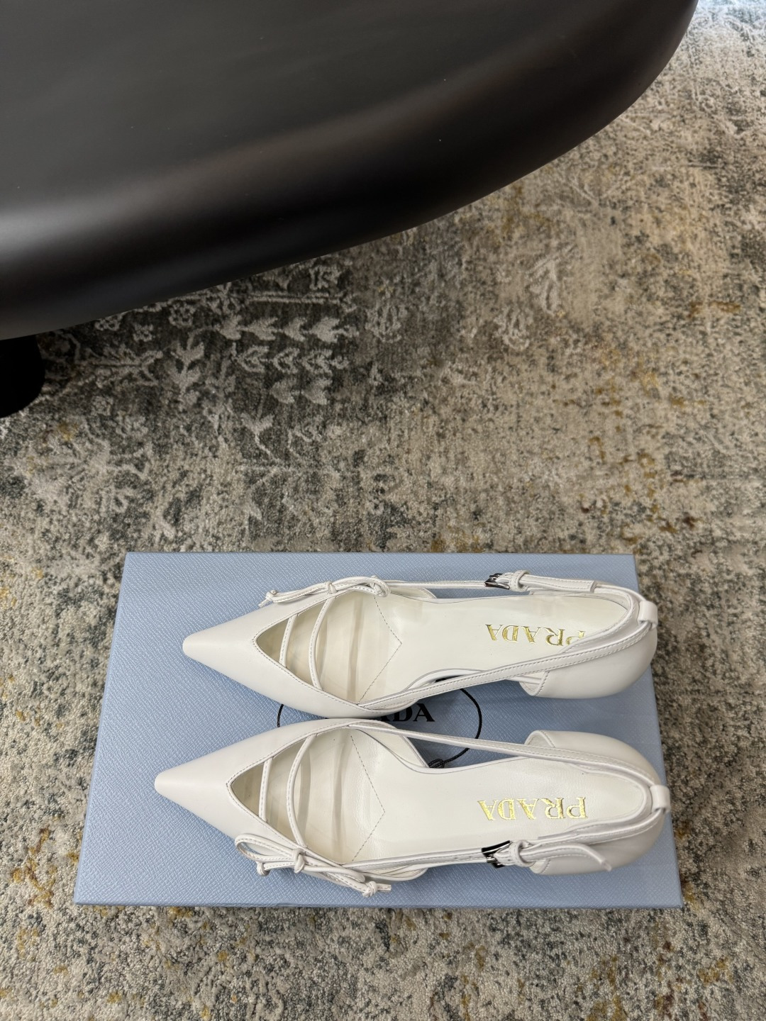 Prada 𝑷𝒓𝒂𝒅𝒂 𝟐𝟔𝒇𝒘 早春新品