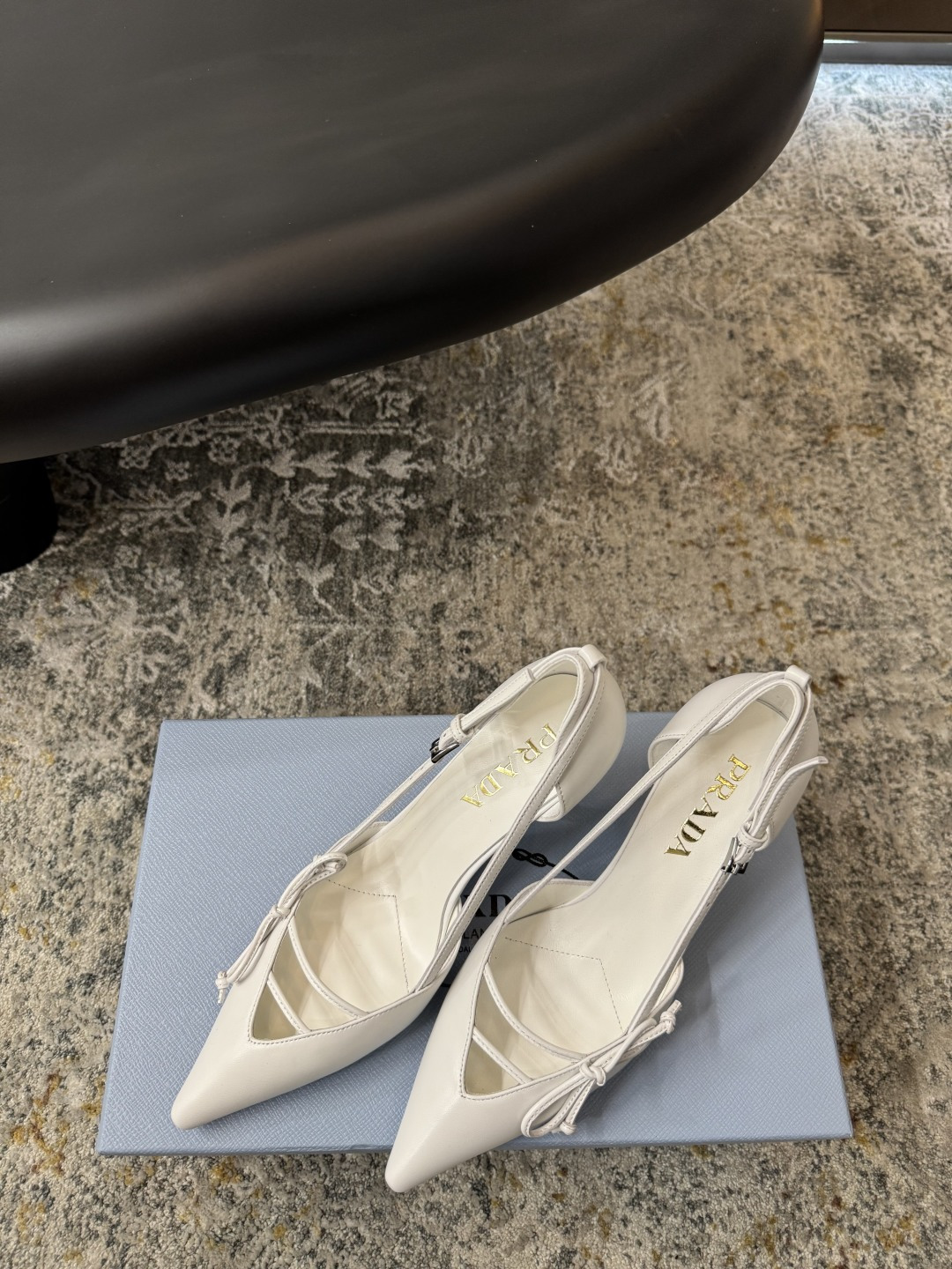 Prada 𝑷𝒓𝒂𝒅𝒂 𝟐𝟔𝒇𝒘 早春新品