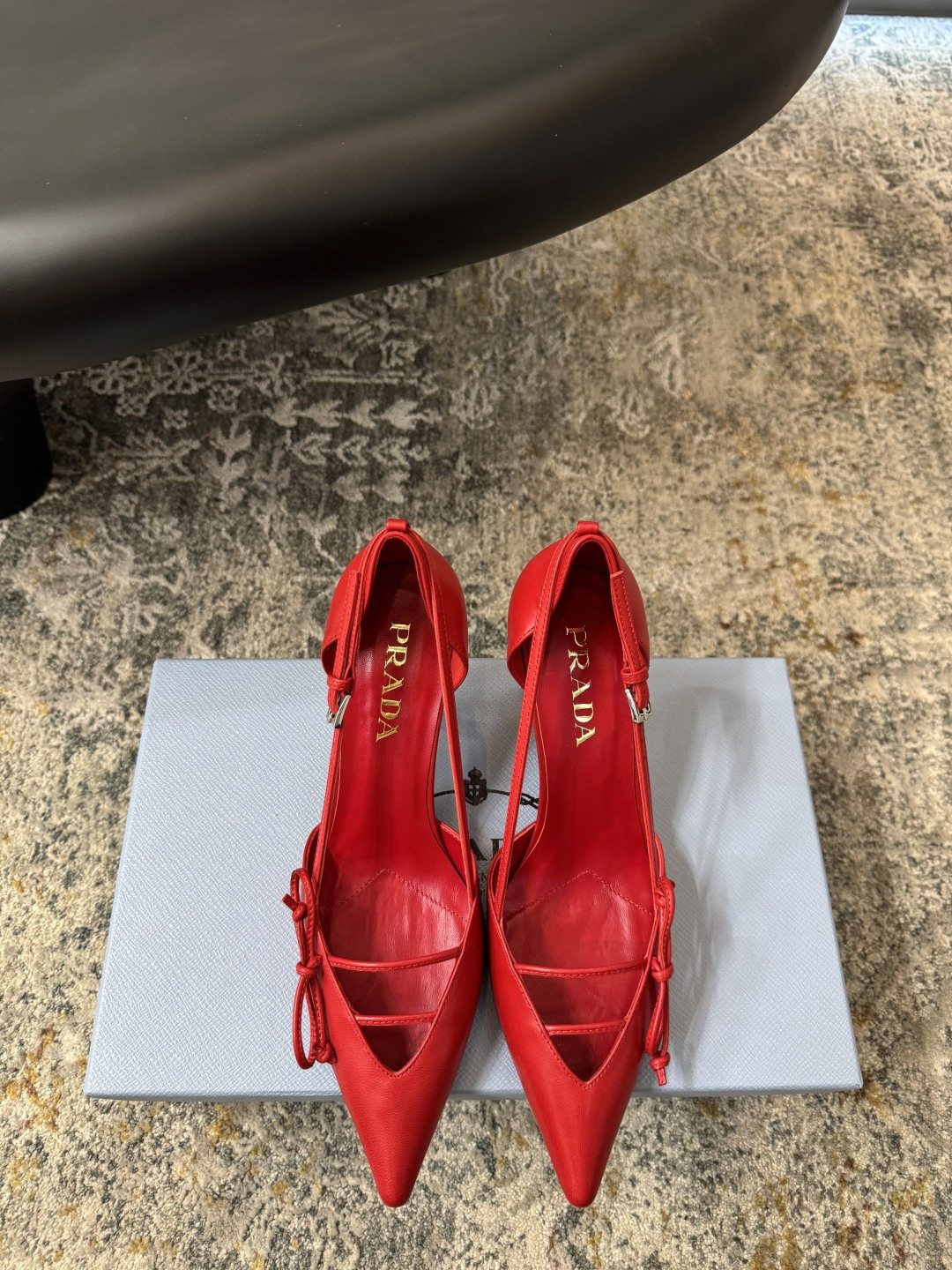 Prada 𝑷𝒓𝒂𝒅𝒂 𝟐𝟔𝒇𝒘 早春新品