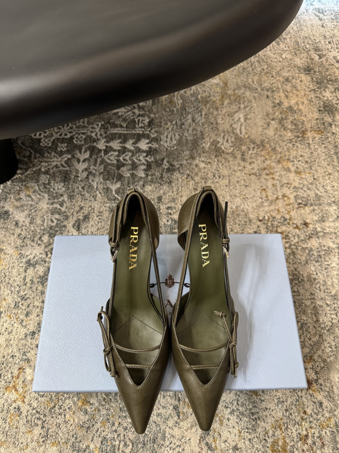 Prada 𝑷𝒓𝒂𝒅𝒂 𝟐𝟔𝒇𝒘 早春新品