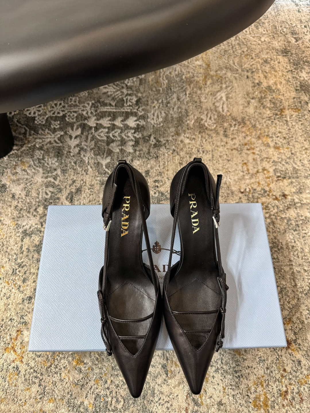 Prada 𝑷𝒓𝒂𝒅𝒂 𝟐𝟔𝒇𝒘 早春新品