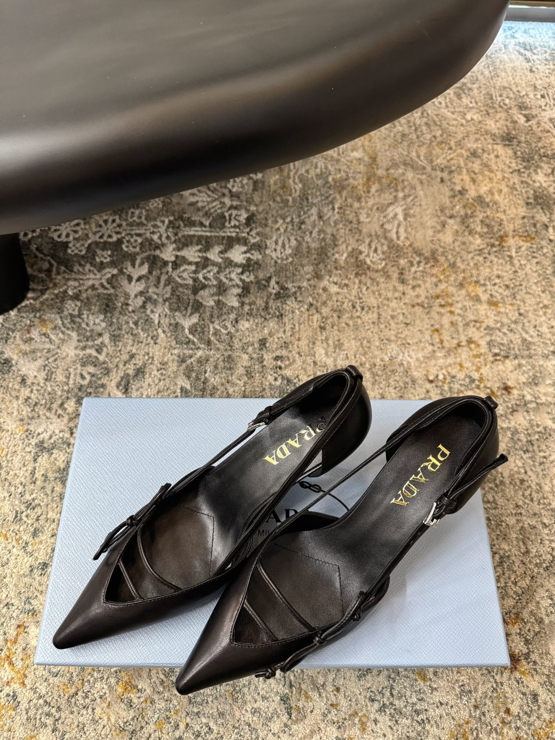 Prada 𝑷𝒓𝒂𝒅𝒂 𝟐𝟔𝒇𝒘 早春新品