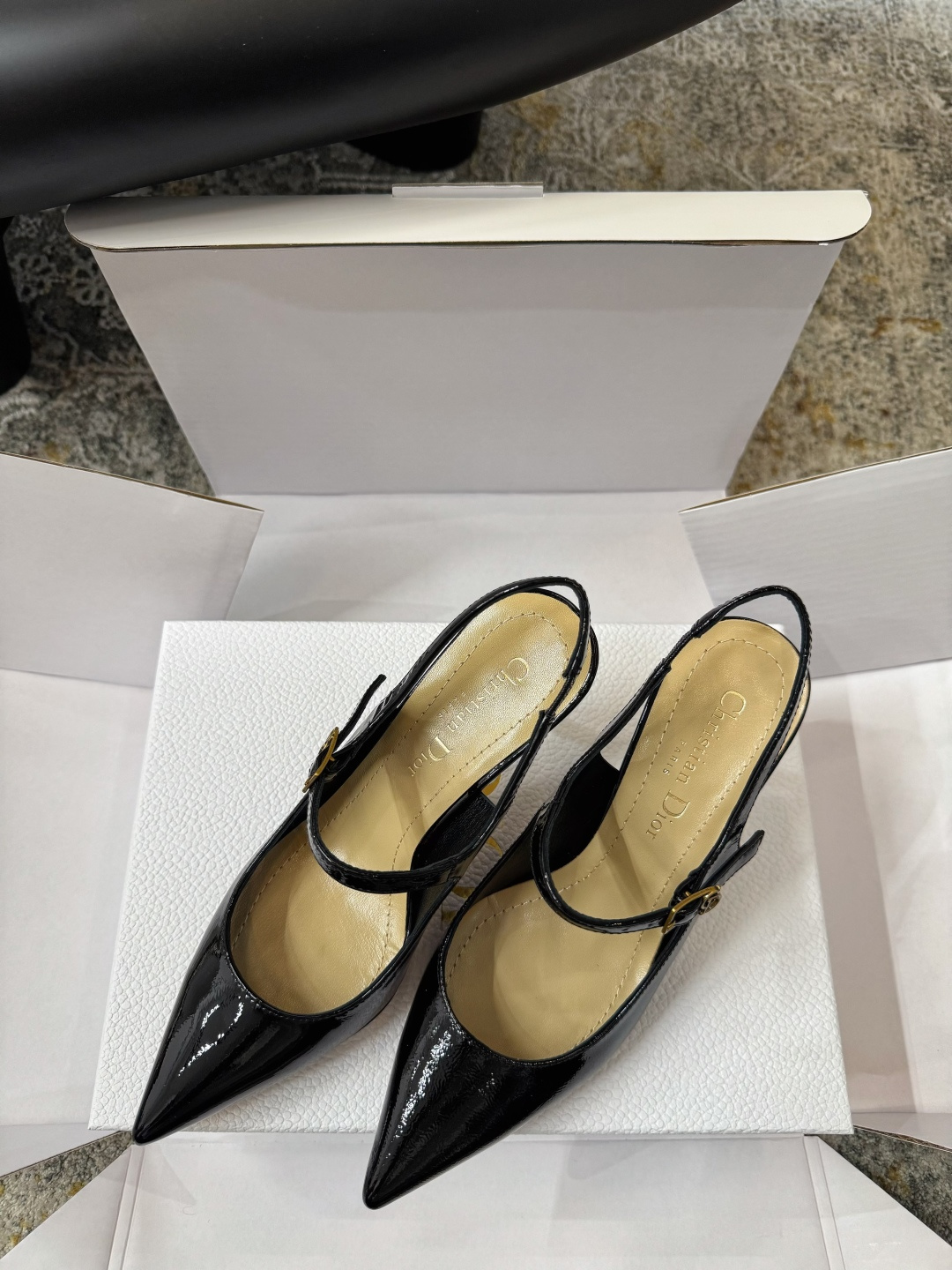 Dior 𝒅𝒊𝒐𝒓 𝟐𝟔𝒇𝒘 春夏新品ᥫᩣ