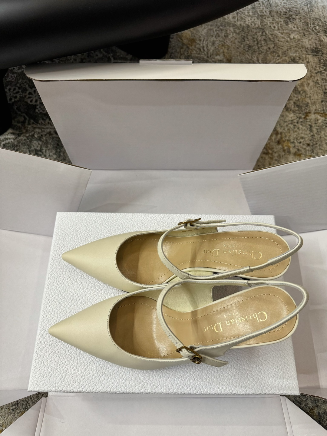 Dior 𝒅𝒊𝒐𝒓 𝟐𝟔𝒇𝒘 春夏新品ᥫᩣ