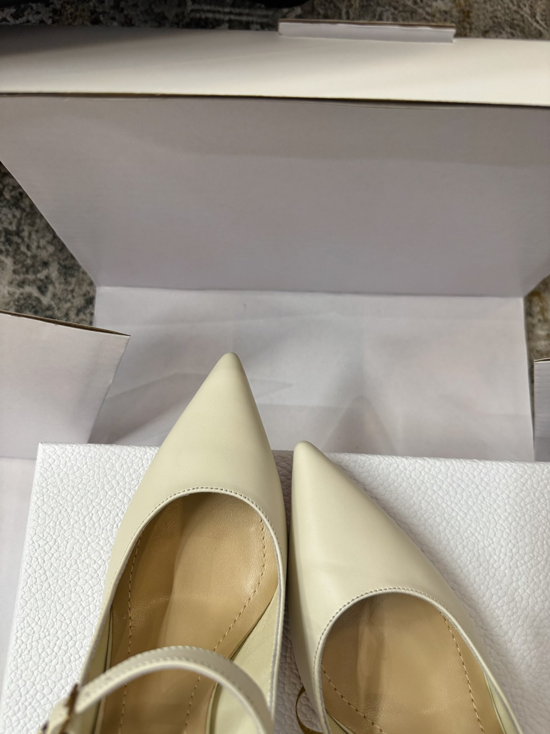 Dior 𝒅𝒊𝒐𝒓 𝟐𝟔𝒇𝒘 春夏新品ᥫᩣ