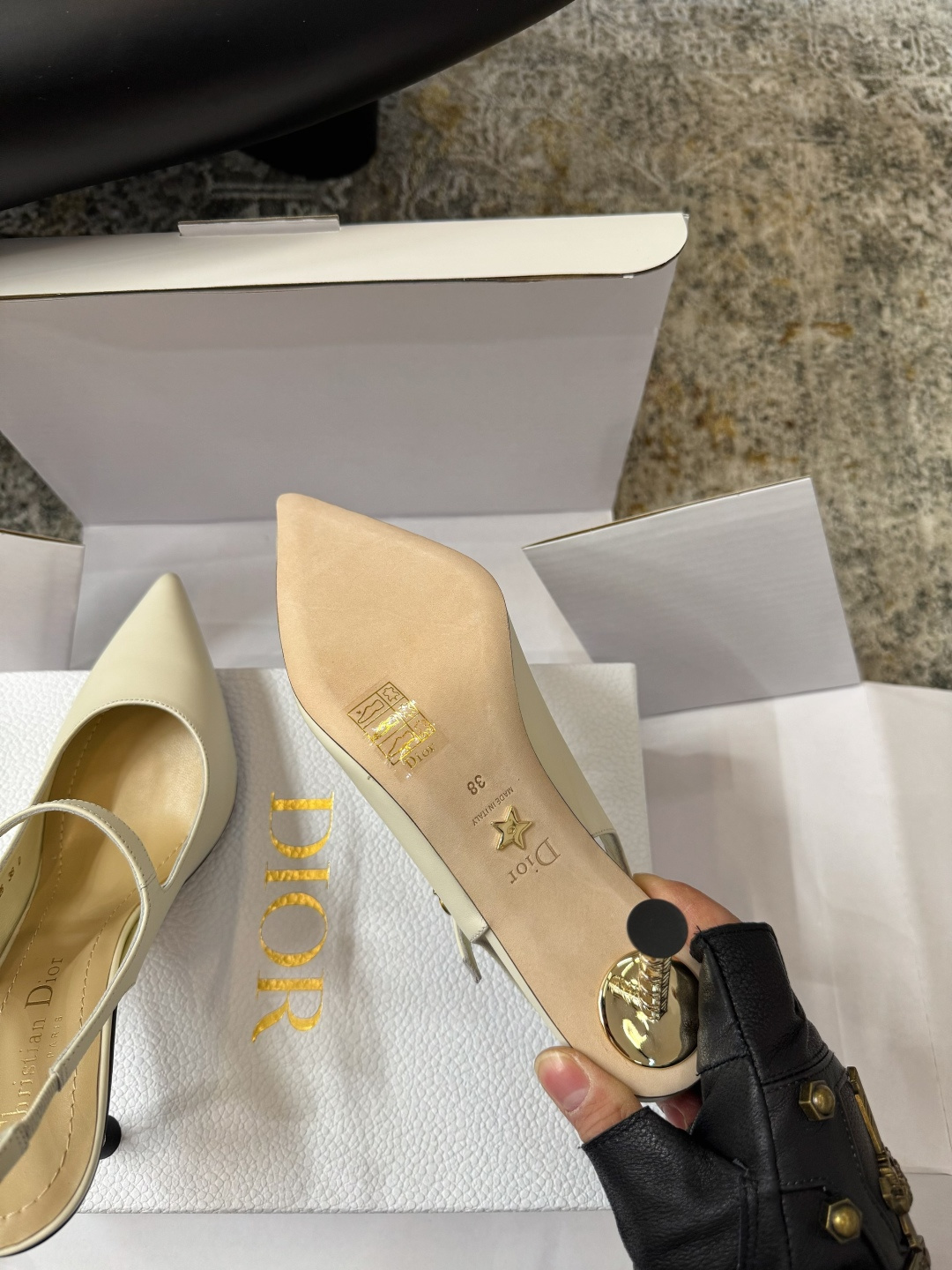 Dior 𝒅𝒊𝒐𝒓 𝟐𝟔𝒇𝒘 春夏新品ᥫᩣ