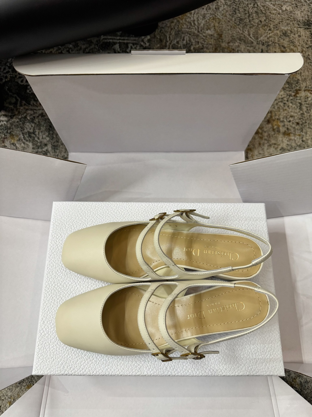Dior 𝒅𝒊𝒐𝒓 𝟐𝟔𝒇𝒘 春夏新品ᥫᩣ