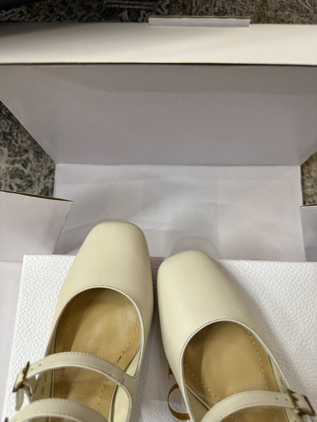 Dior 𝒅𝒊𝒐𝒓 𝟐𝟔𝒇𝒘 春夏新品ᥫᩣ