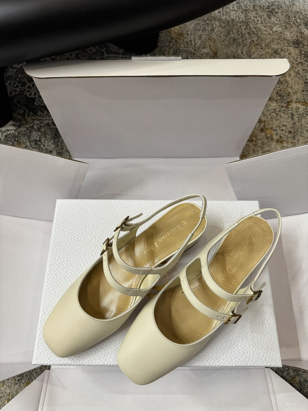 Dior 𝒅𝒊𝒐𝒓 𝟐𝟔𝒇𝒘 春夏新品ᥫᩣ