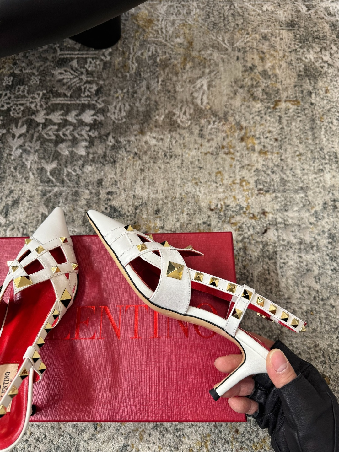 Valentino 𝒗𝒂𝒍𝒆𝒏 𝒊𝒏𝒐 𝟐𝟔𝑭𝒘 新品 ᥫᩣ