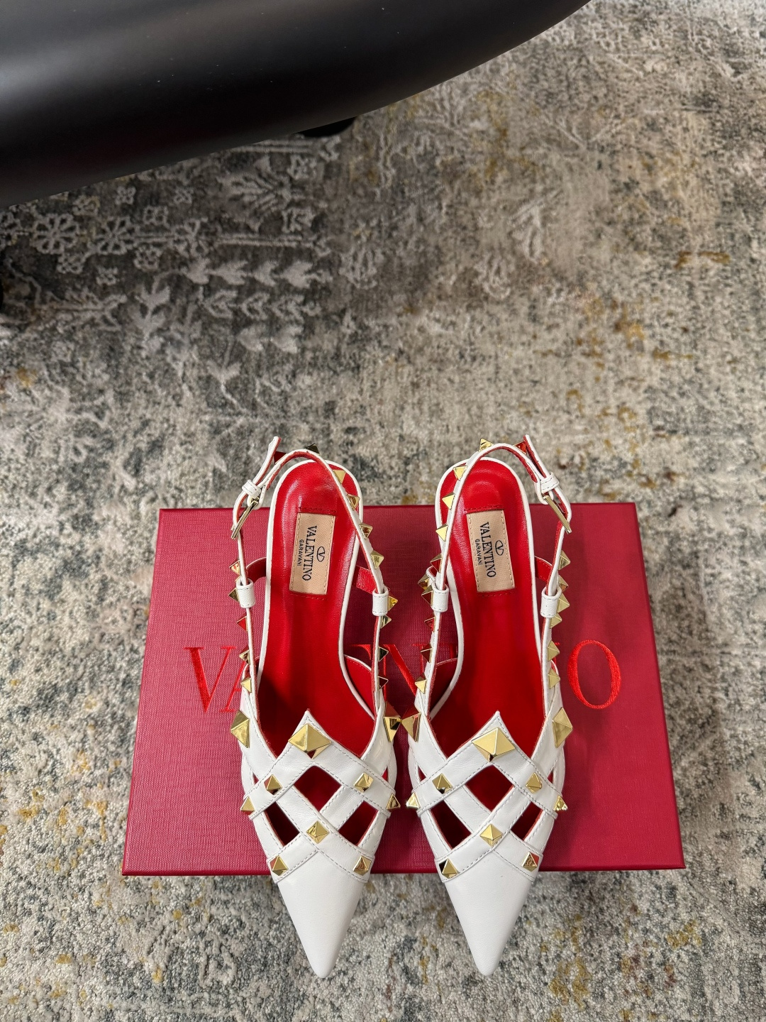 Valentino 𝒗𝒂𝒍𝒆𝒏 𝒊𝒏𝒐 𝟐𝟔𝑭𝒘 新品 ᥫᩣ