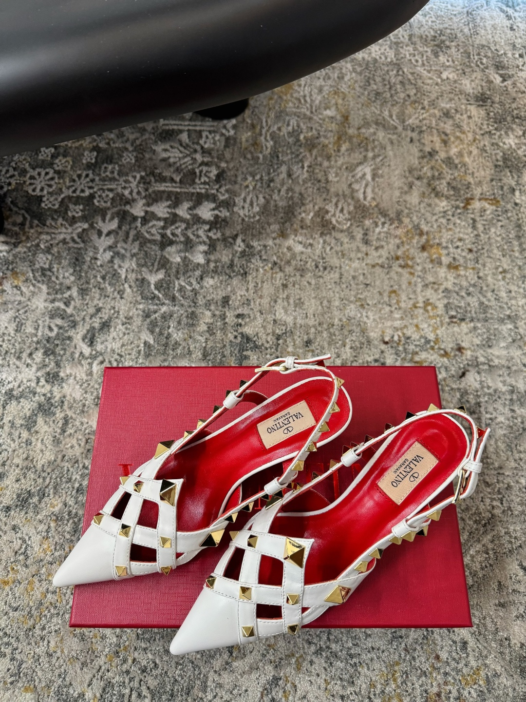 Valentino 𝒗𝒂𝒍𝒆𝒏 𝒊𝒏𝒐 𝟐𝟔𝑭𝒘 新品 ᥫᩣ