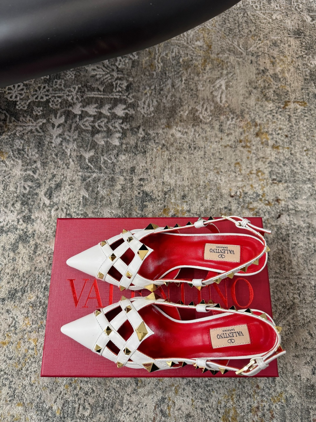 Valentino 𝒗𝒂𝒍𝒆𝒏 𝒊𝒏𝒐 𝟐𝟔𝑭𝒘 新品 ᥫᩣ