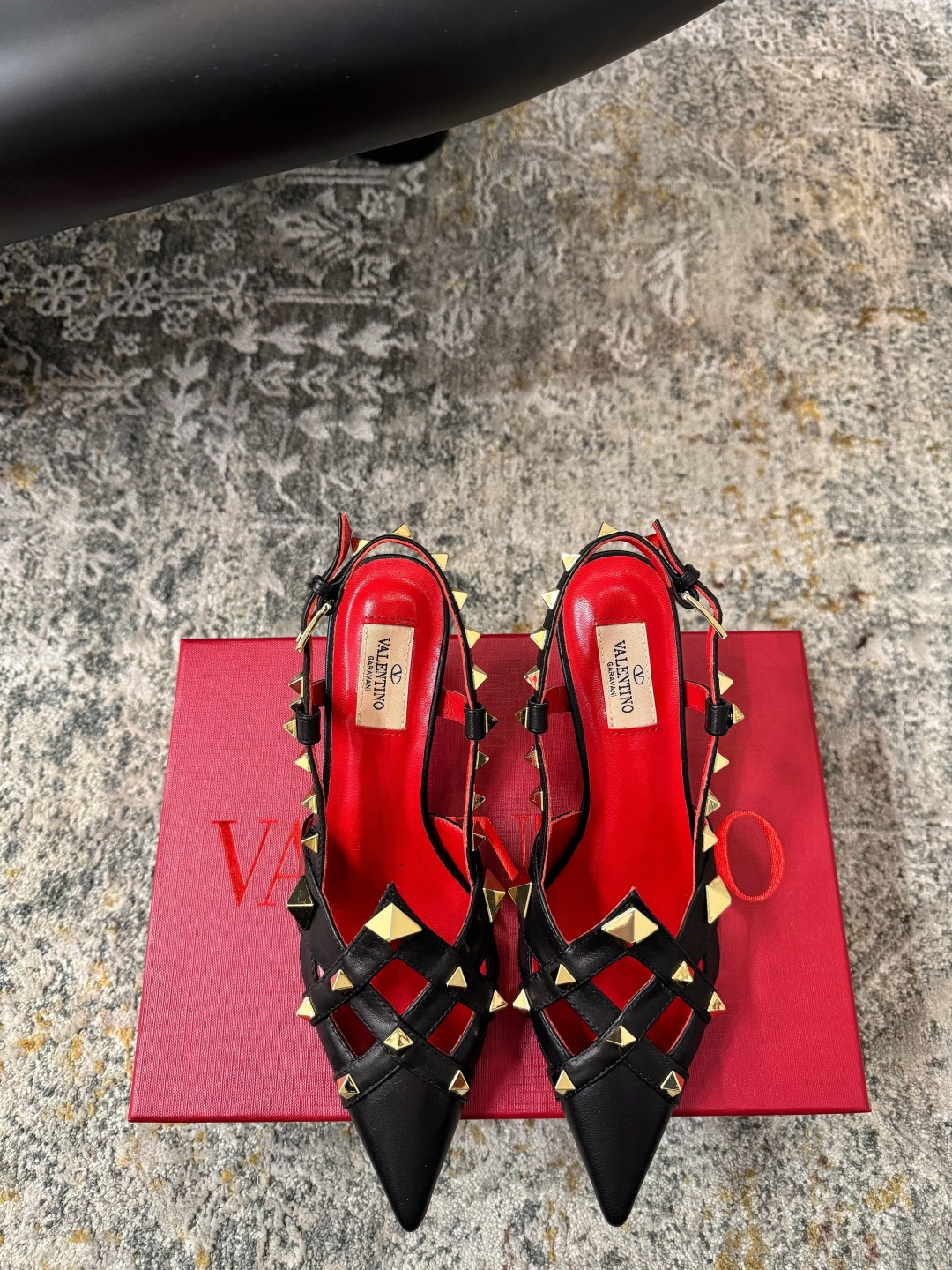 Valentino 𝒗𝒂𝒍𝒆𝒏 𝒊𝒏𝒐 𝟐𝟔𝑭𝒘 新品 ᥫᩣ