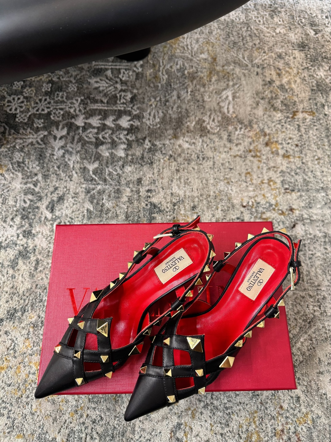 Valentino 𝒗𝒂𝒍𝒆𝒏 𝒊𝒏𝒐 𝟐𝟔𝑭𝒘 新品 ᥫᩣ
