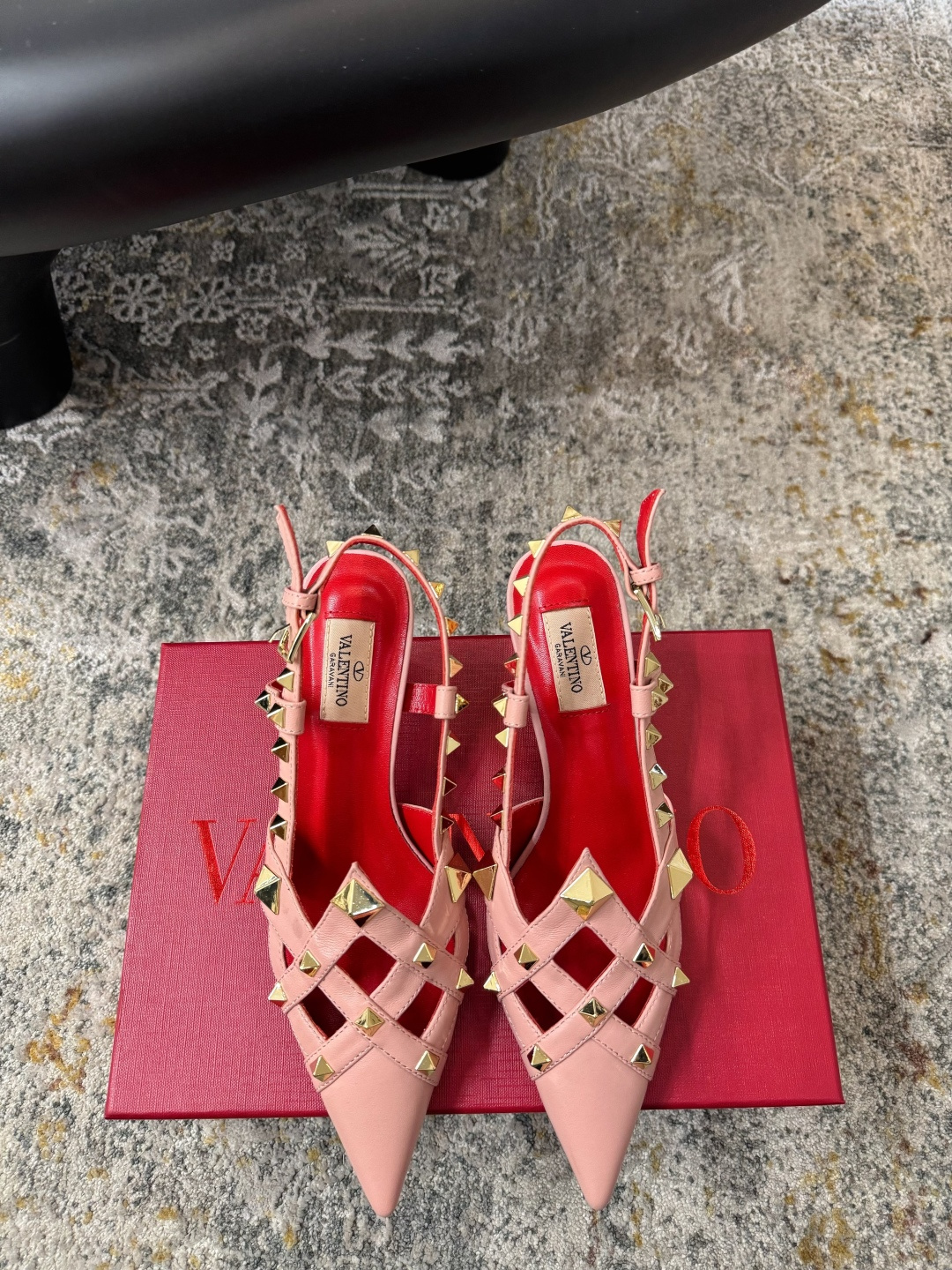 Valentino 𝒗𝒂𝒍𝒆𝒏 𝒊𝒏𝒐 𝟐𝟔𝑭𝒘 新品 ᥫᩣ