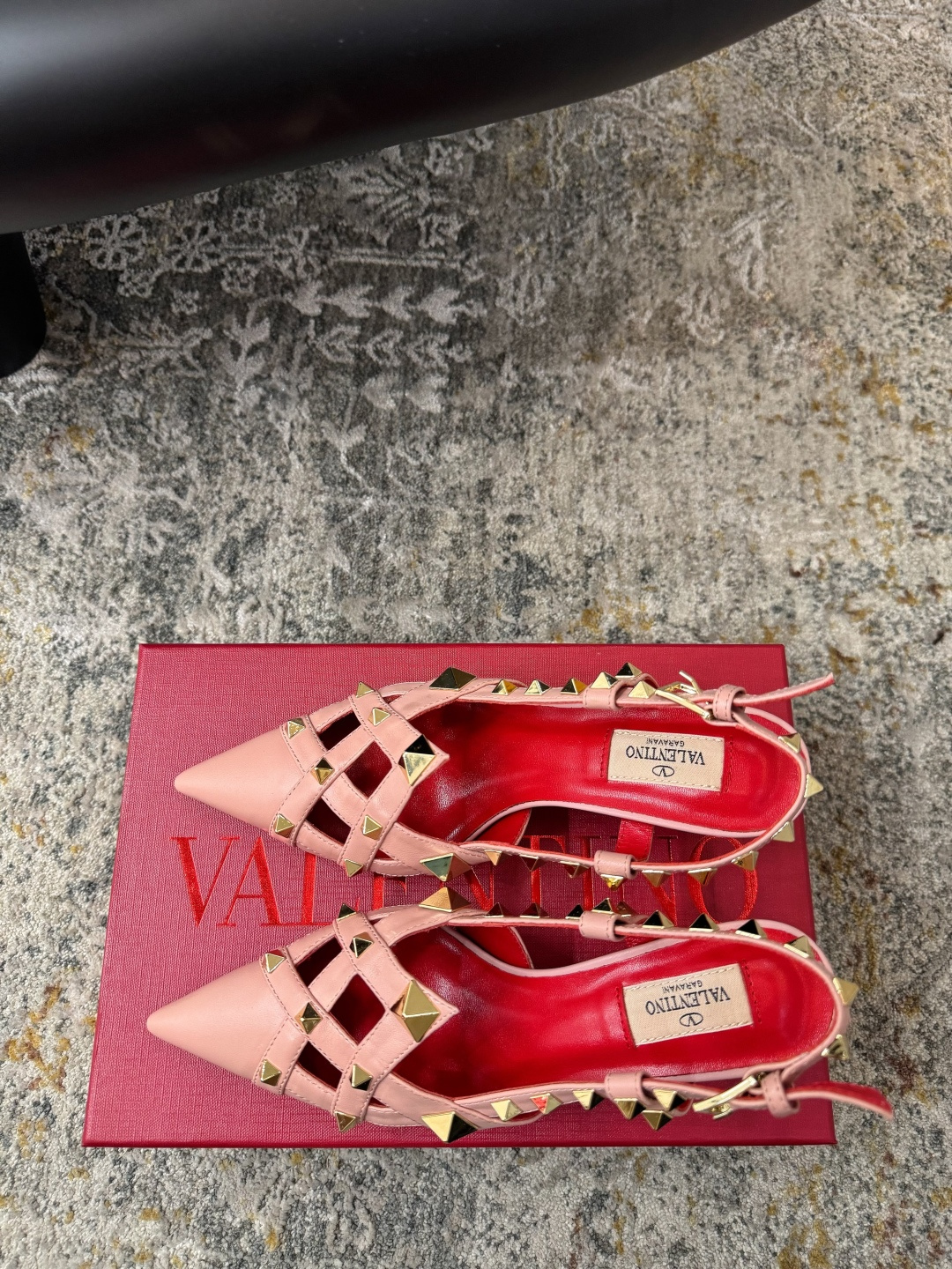 Valentino 𝒗𝒂𝒍𝒆𝒏 𝒊𝒏𝒐 𝟐𝟔𝑭𝒘 新品 ᥫᩣ