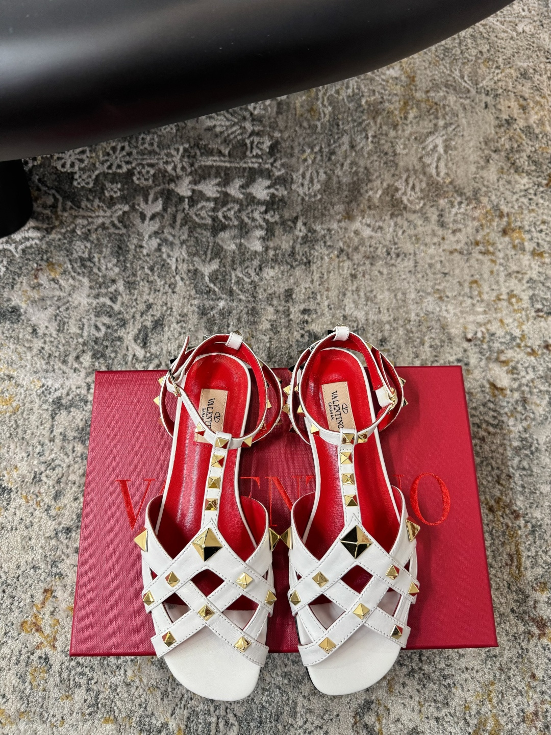 Valentino 𝒗𝒂𝒍𝒆𝒏 𝒊𝒏𝒐 𝟐𝟔𝑭𝒘 新品 ᥫᩣ