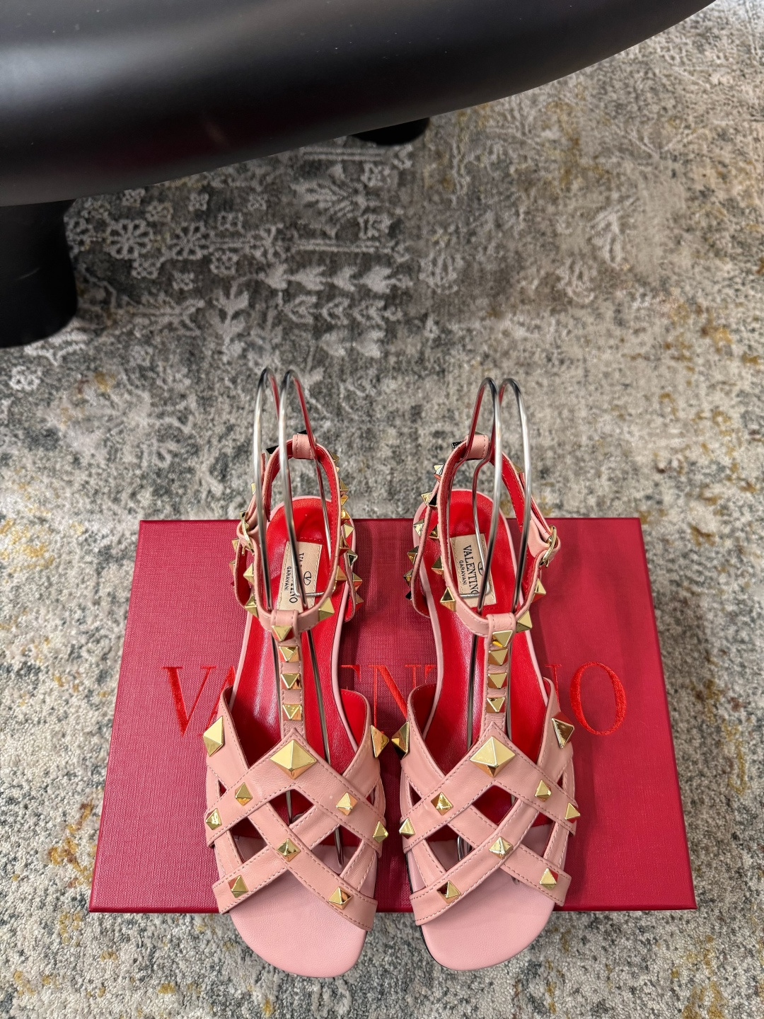 Valentino 𝒗𝒂𝒍𝒆𝒏 𝒊𝒏𝒐 𝟐𝟔𝑭𝒘 新品 ᥫᩣ