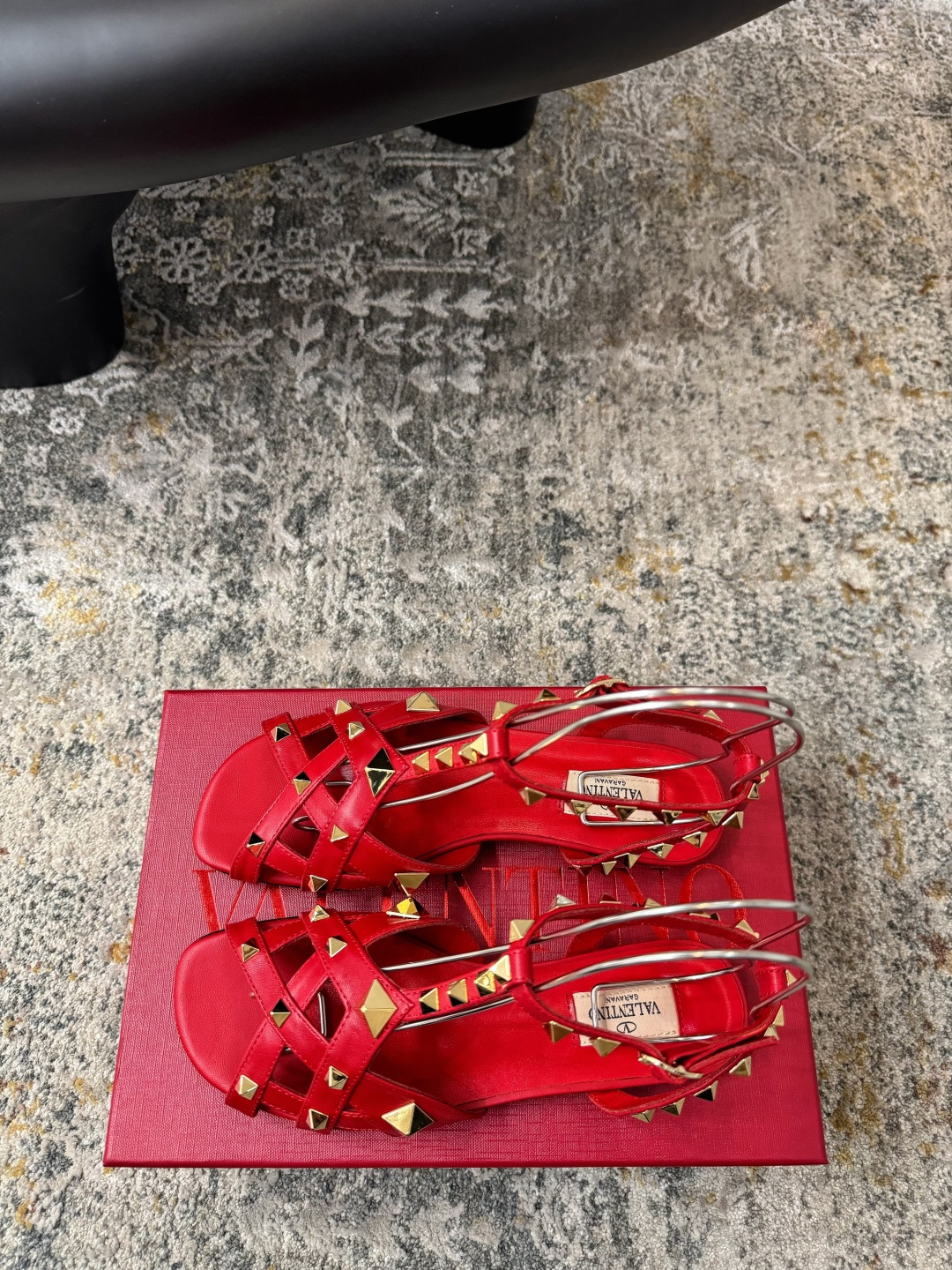 Valentino 𝒗𝒂𝒍𝒆𝒏 𝒊𝒏𝒐 𝟐𝟔𝑭𝒘 新品 ᥫᩣ