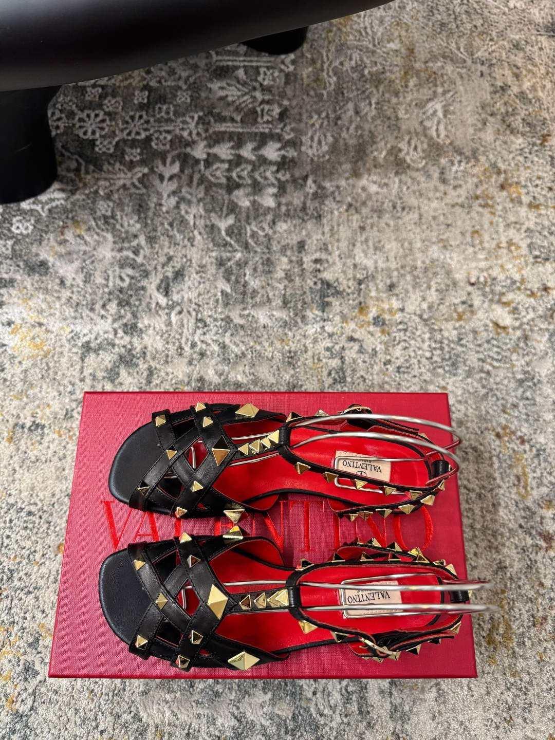 Valentino 𝒗𝒂𝒍𝒆𝒏 𝒊𝒏𝒐 𝟐𝟔𝑭𝒘 新品 ᥫᩣ