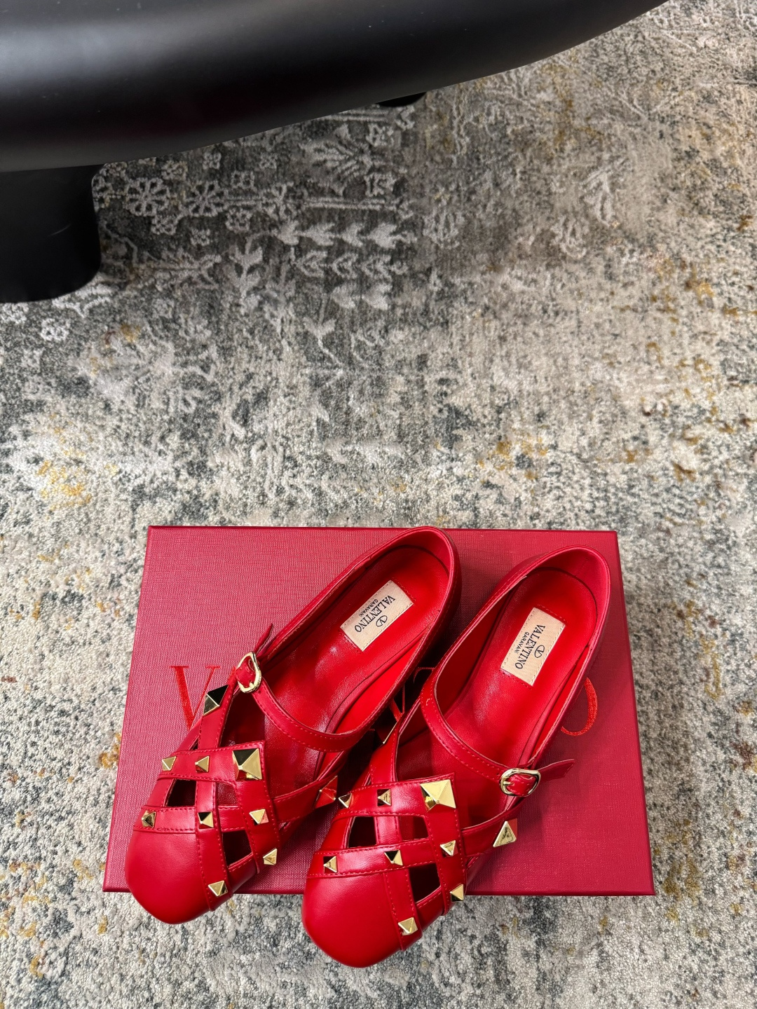 Балетки Valentino красные из кожи Valentino Garavani