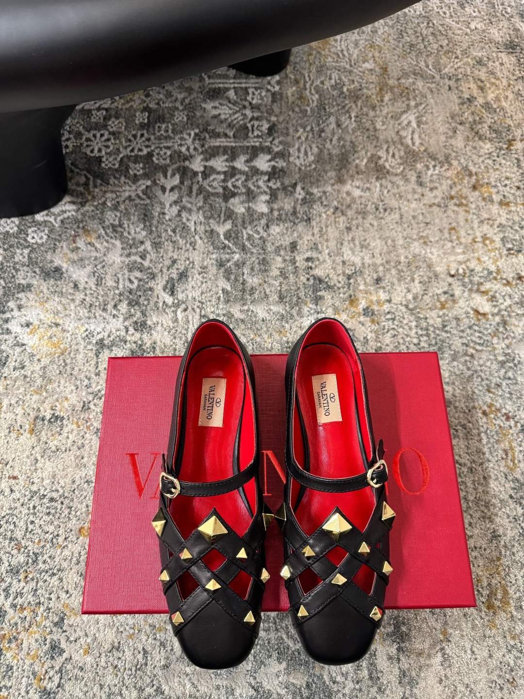 Valentino 𝒗𝒂𝒍𝒆𝒏 𝒊𝒏𝒐 𝟐𝟔𝑭𝒘 新品 ᥫᩣ