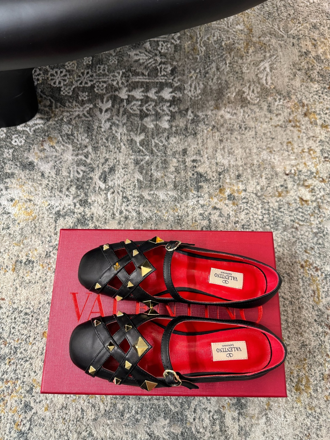 Valentino 𝒗𝒂𝒍𝒆𝒏 𝒊𝒏𝒐 𝟐𝟔𝑭𝒘 新品 ᥫᩣ
