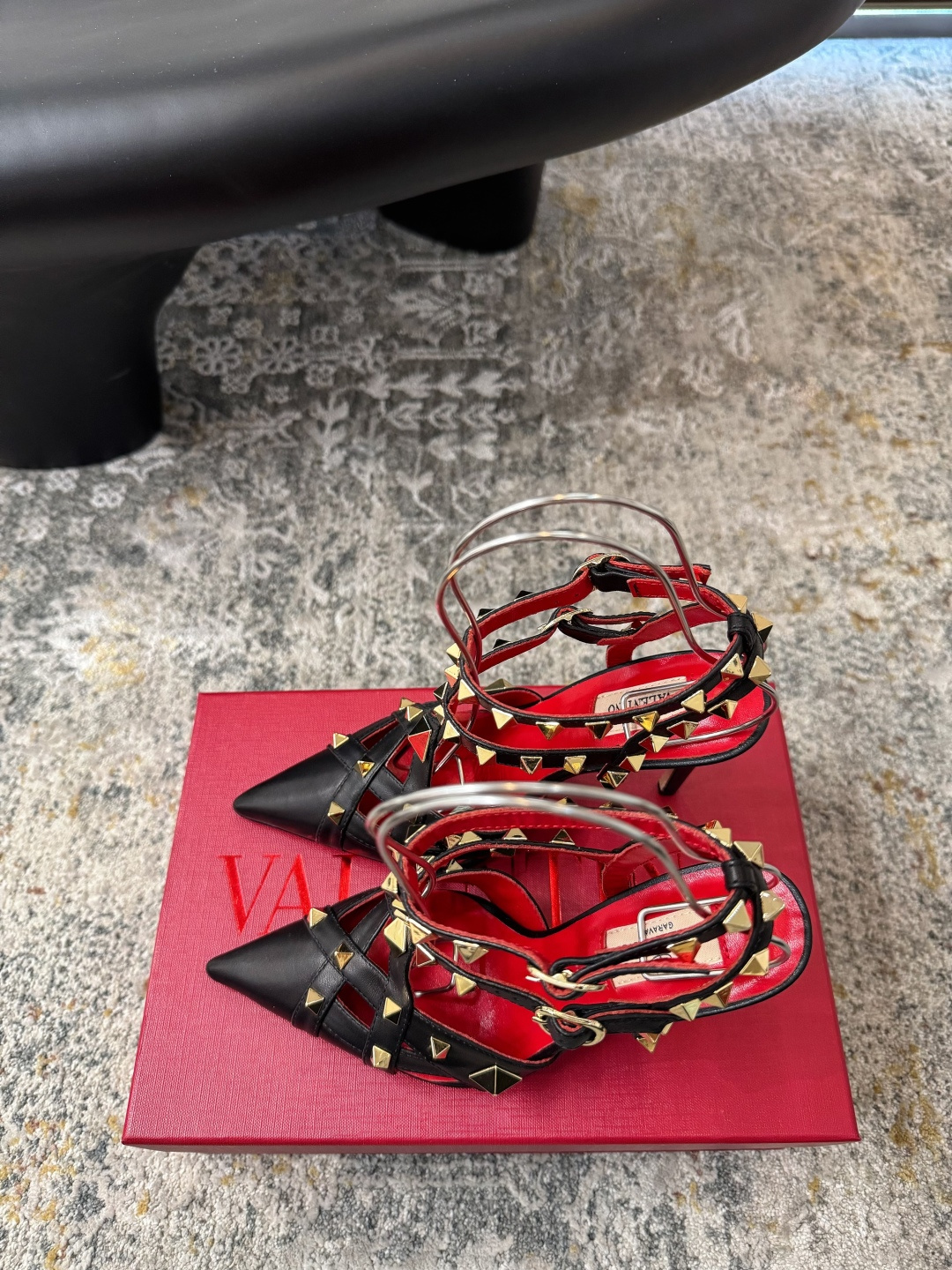 Valentino 𝒗𝒂𝒍𝒆𝒏 𝒊𝒏𝒐 𝟐𝟔𝑭𝒘 新品 ᥫᩣ