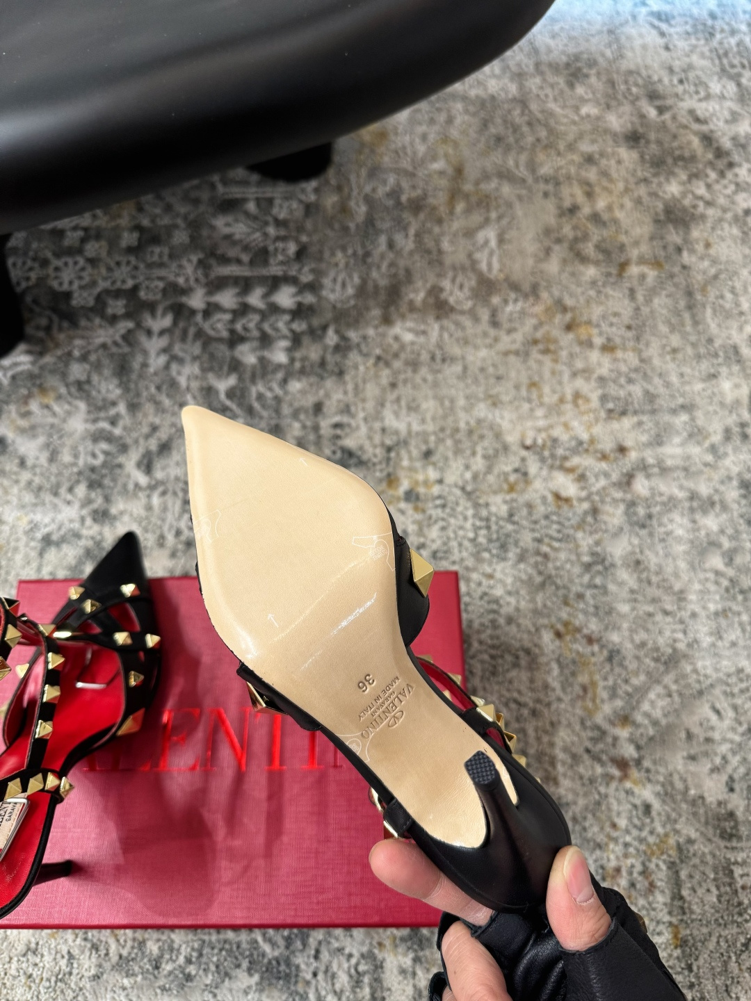 Valentino 𝒗𝒂𝒍𝒆𝒏 𝒊𝒏𝒐 𝟐𝟔𝑭𝒘 新品 ᥫᩣ