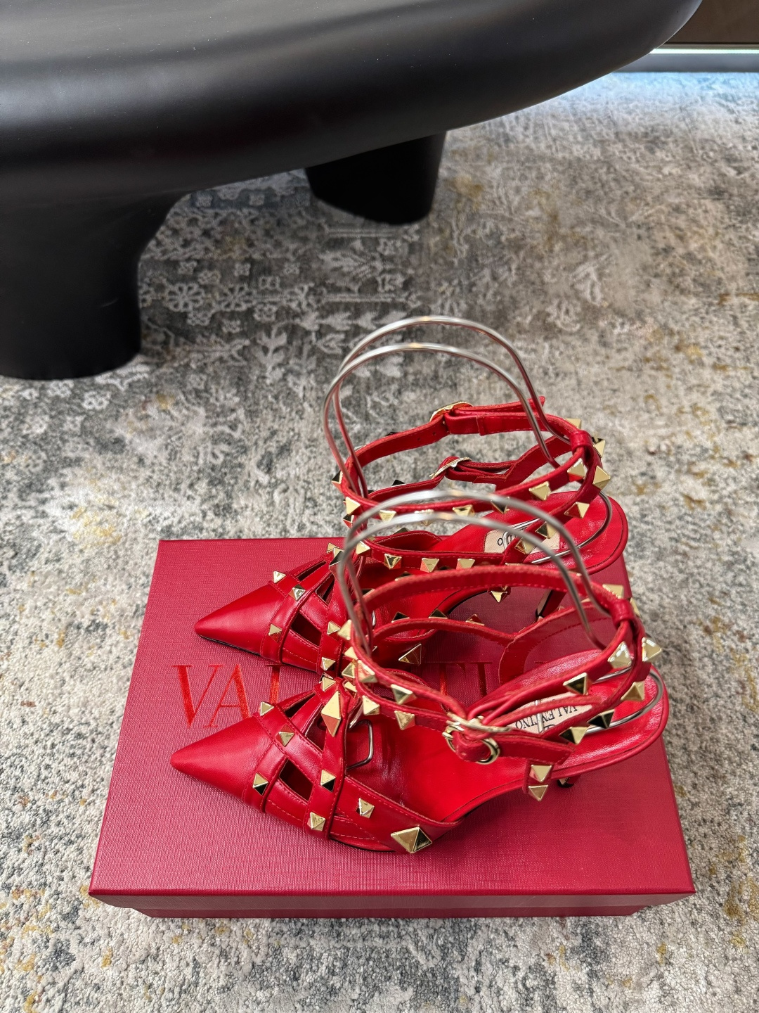 Valentino 𝒗𝒂𝒍𝒆𝒏 𝒊𝒏𝒐 𝟐𝟔𝑭𝒘 新品 ᥫᩣ